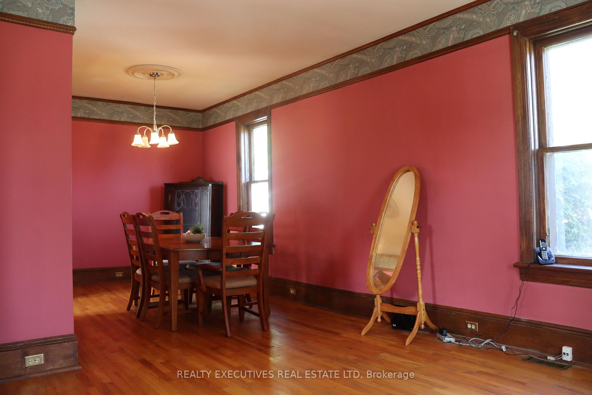 Photo 16 of 464 Gladstone Street, North Dundas, Winchester — HOMEH