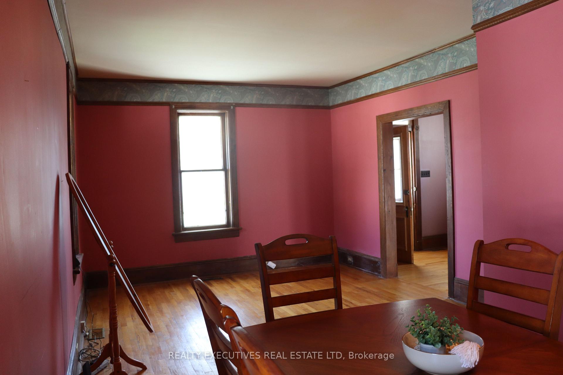 Photo 18 of 464 Gladstone Street, North Dundas, Winchester — HOMEH