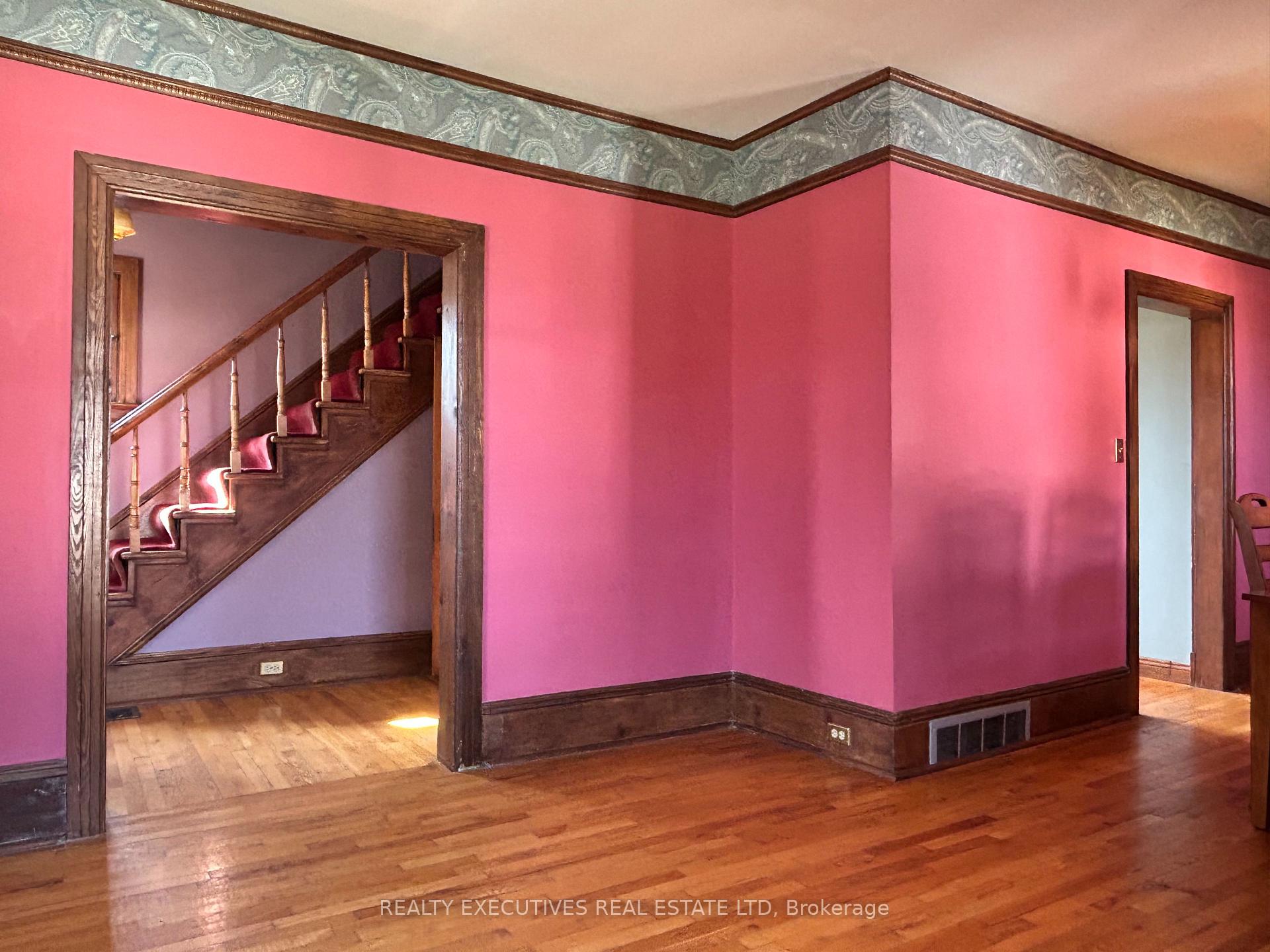Photo 20 of 464 Gladstone Street, North Dundas, Winchester — HOMEH
