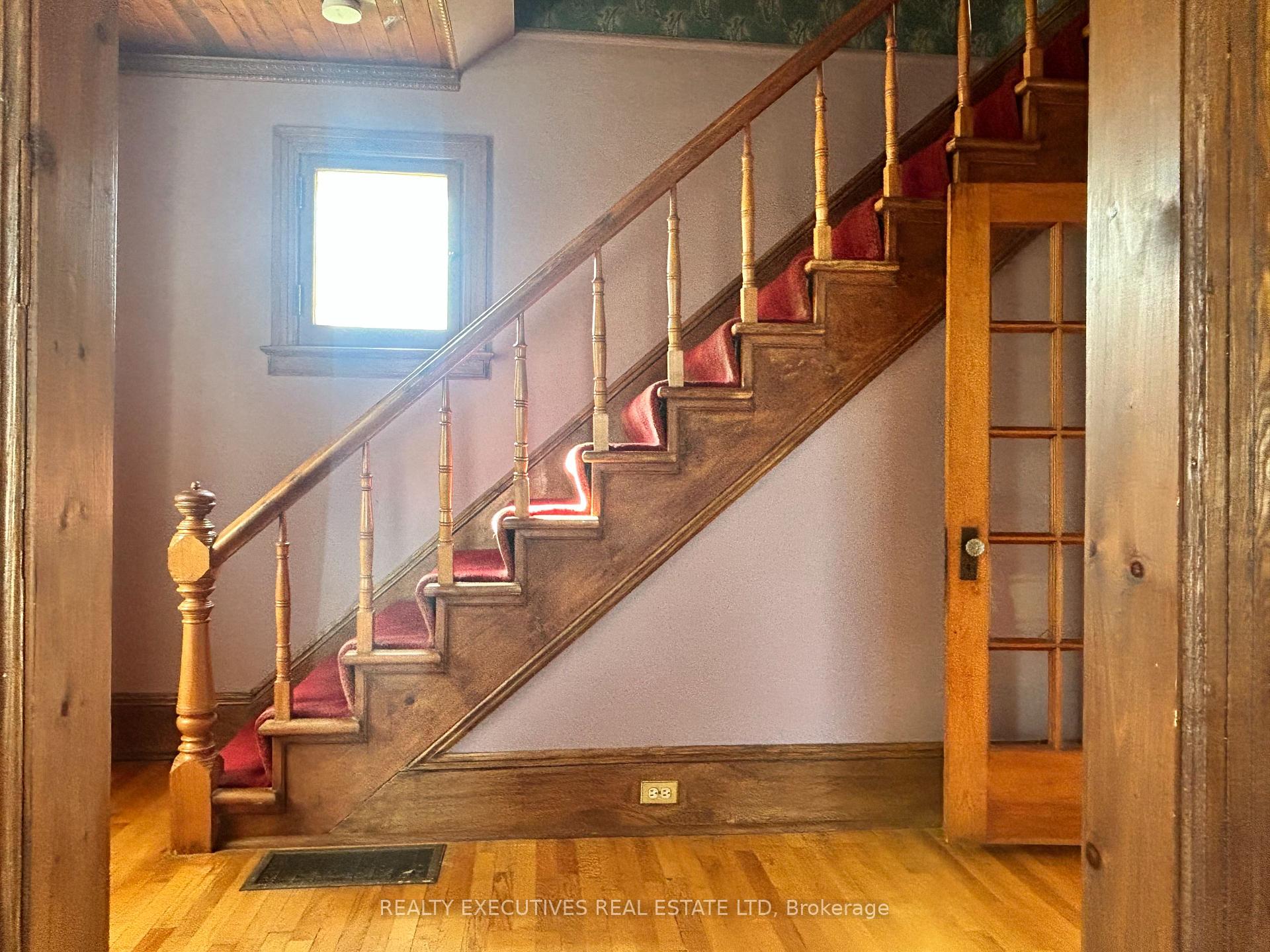 Photo 23 of 464 Gladstone Street, North Dundas, Winchester — HOMEH