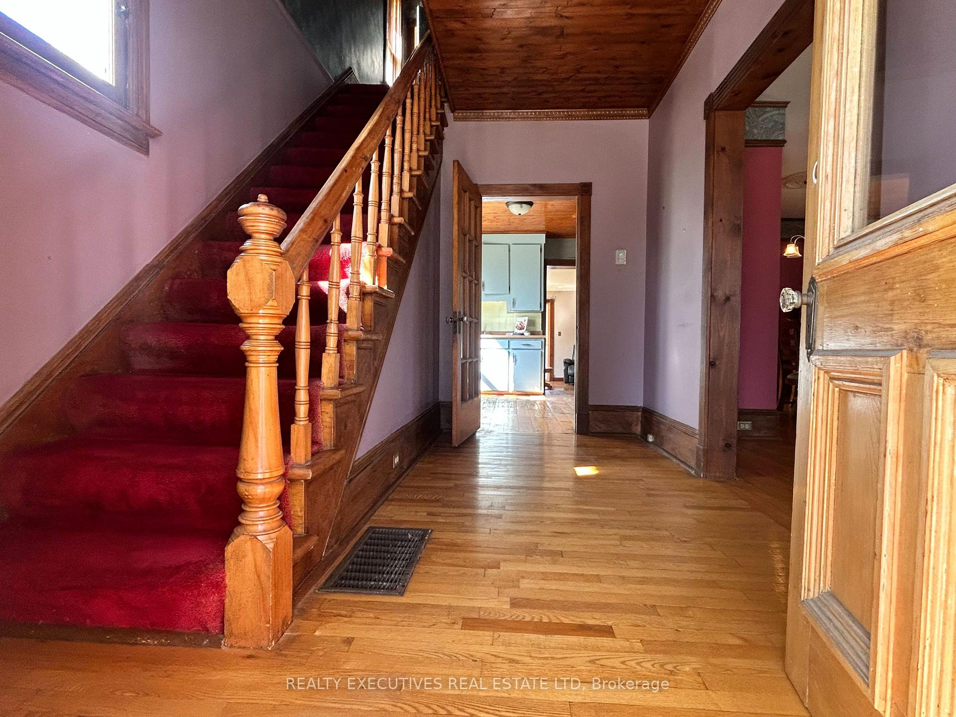 Photo 25 of 464 Gladstone Street, North Dundas, Winchester — HOMEH
