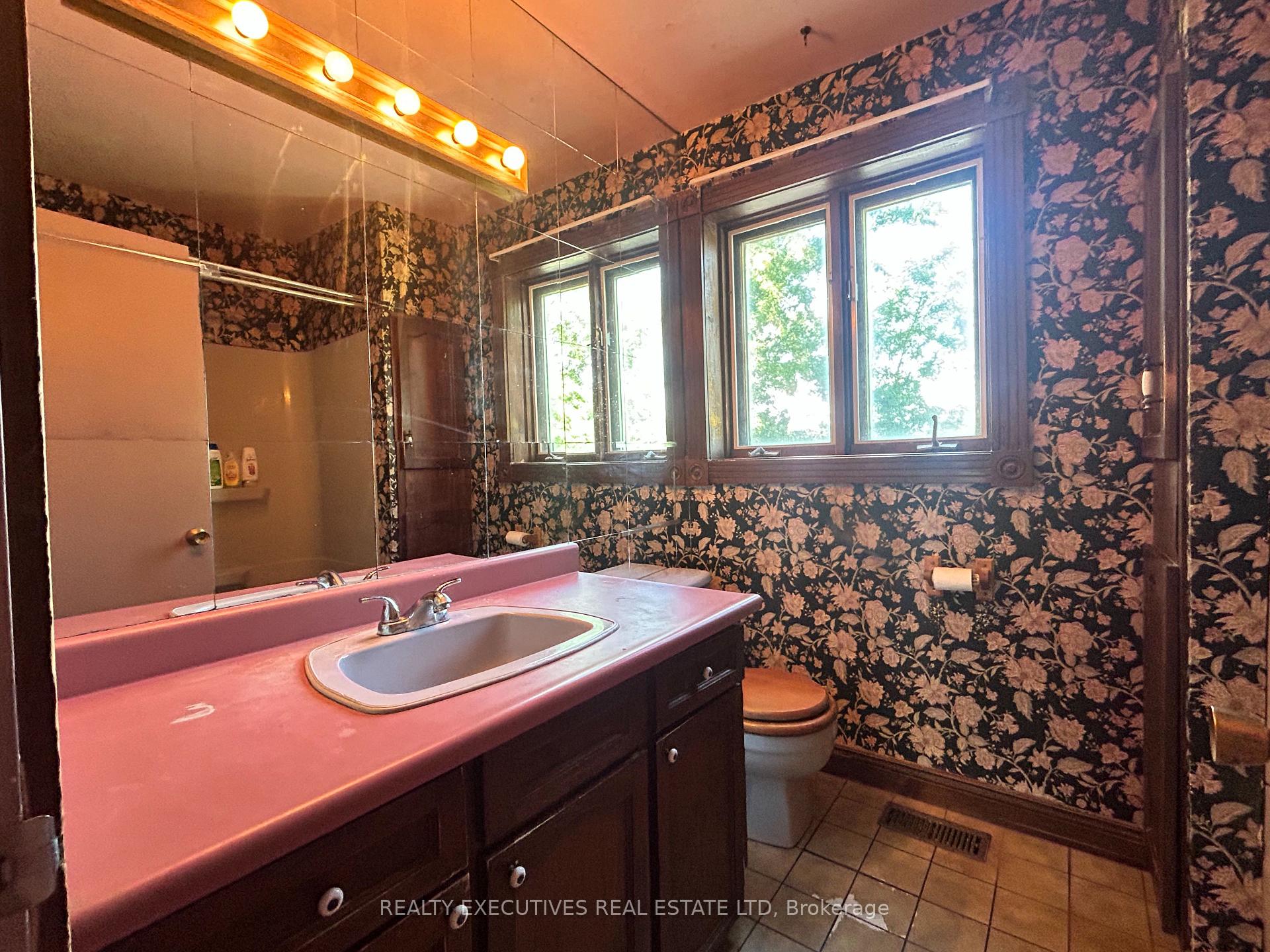 Photo 26 of 464 Gladstone Street, North Dundas, Winchester — HOMEH