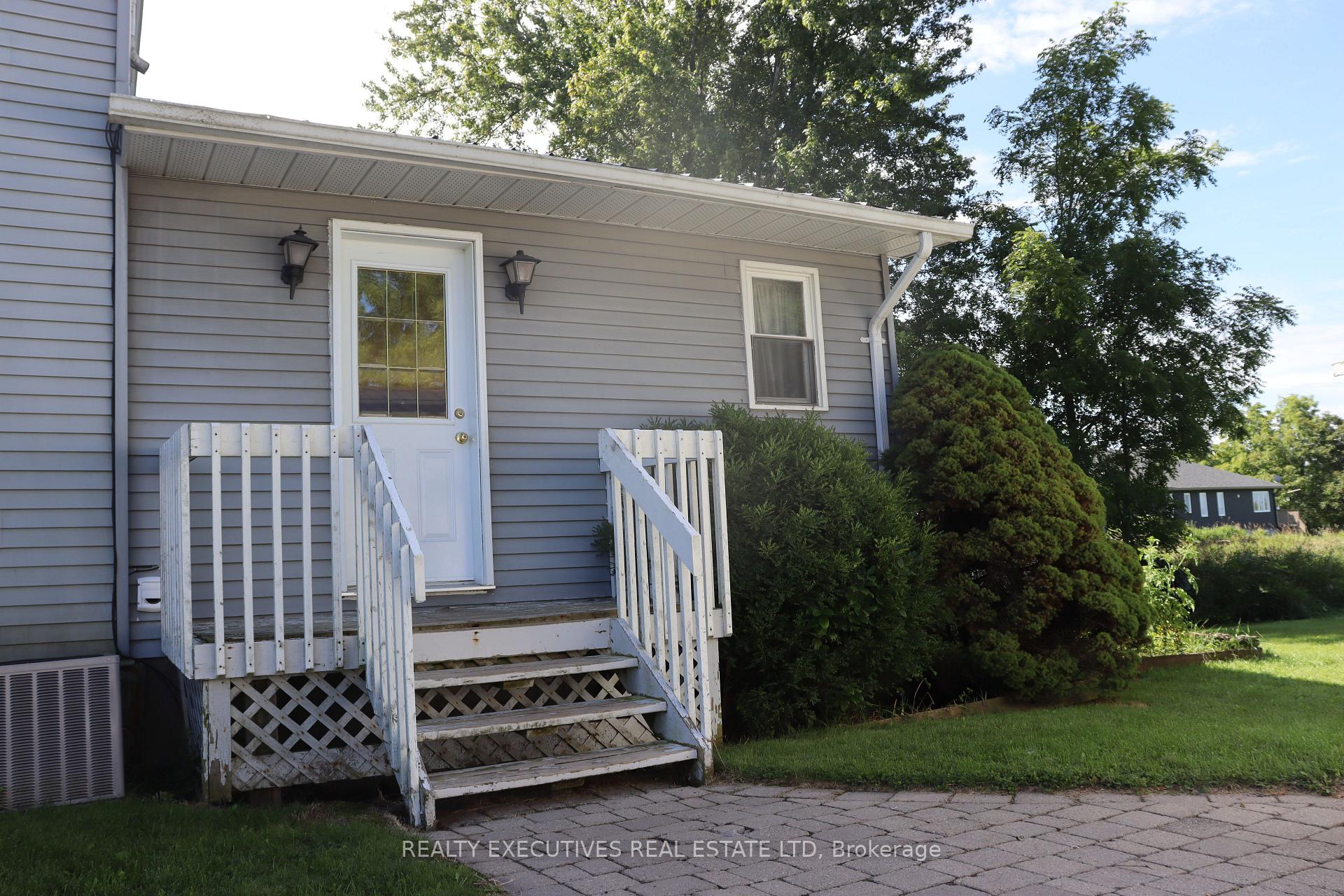 Photo 42 of 464 Gladstone Street, North Dundas, Winchester — HOMEH