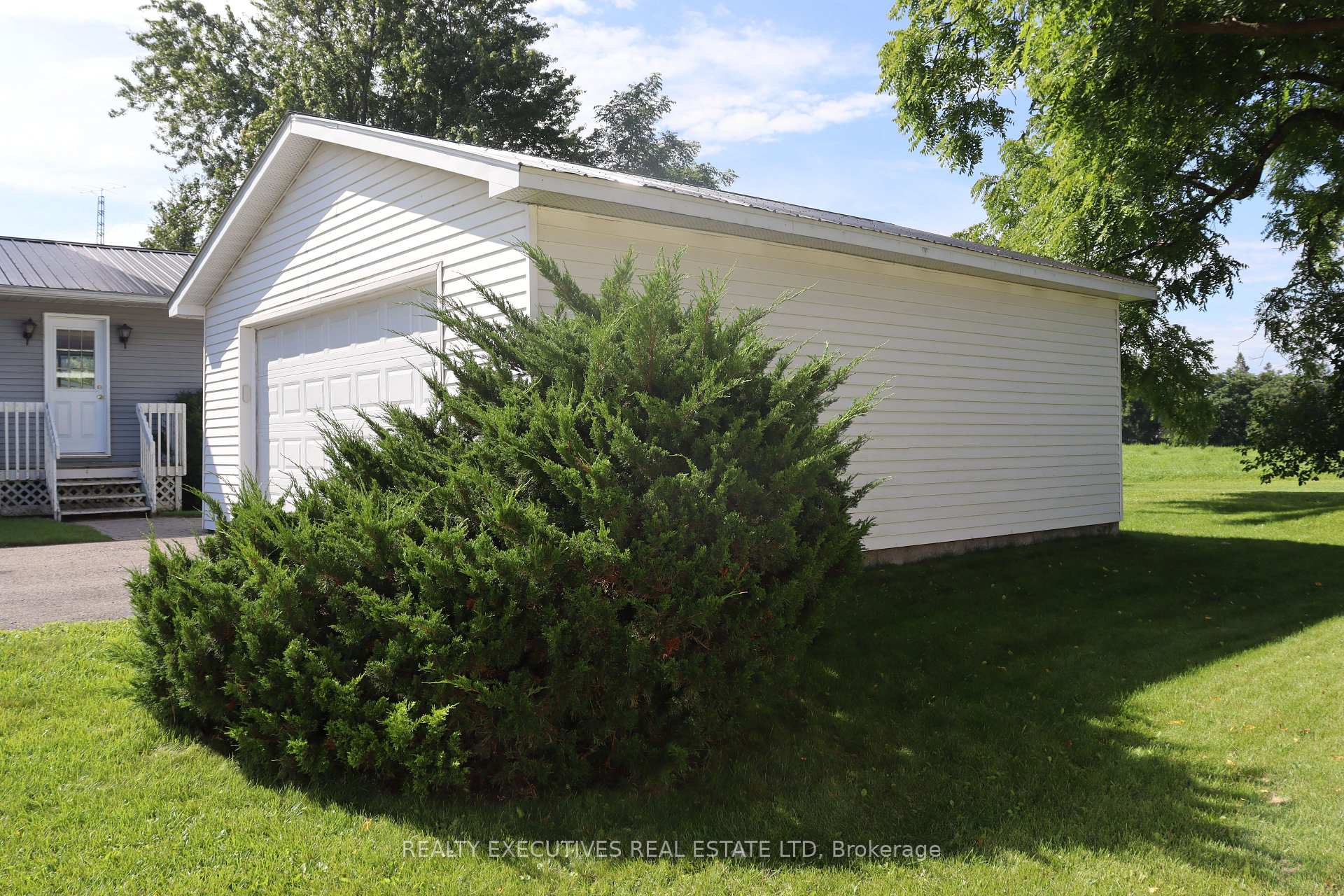 Photo 45 of 464 Gladstone Street, North Dundas, Winchester — HOMEH