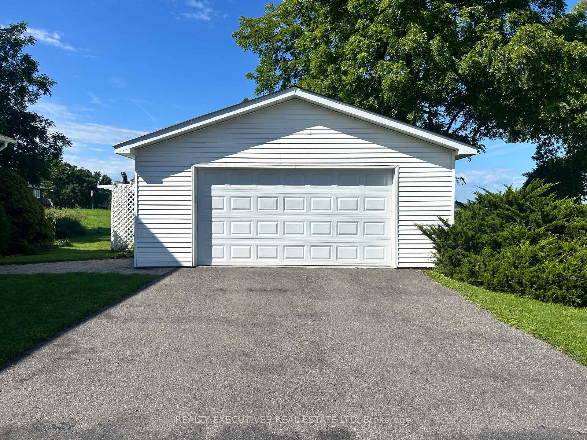 Photo 46 of 464 Gladstone Street, North Dundas, Winchester — HOMEH