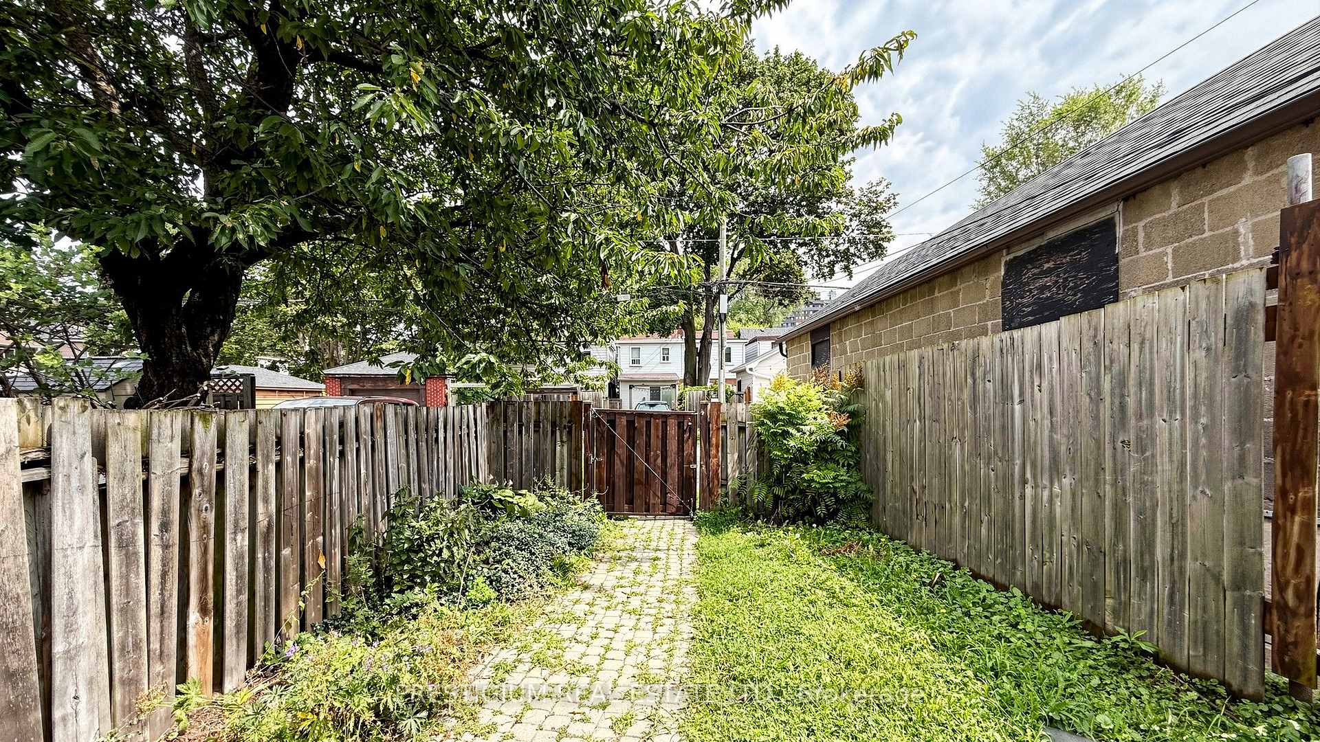Photo 30 of 65 Eldon Avenue, Toronto, Crescent Town — HOMEH