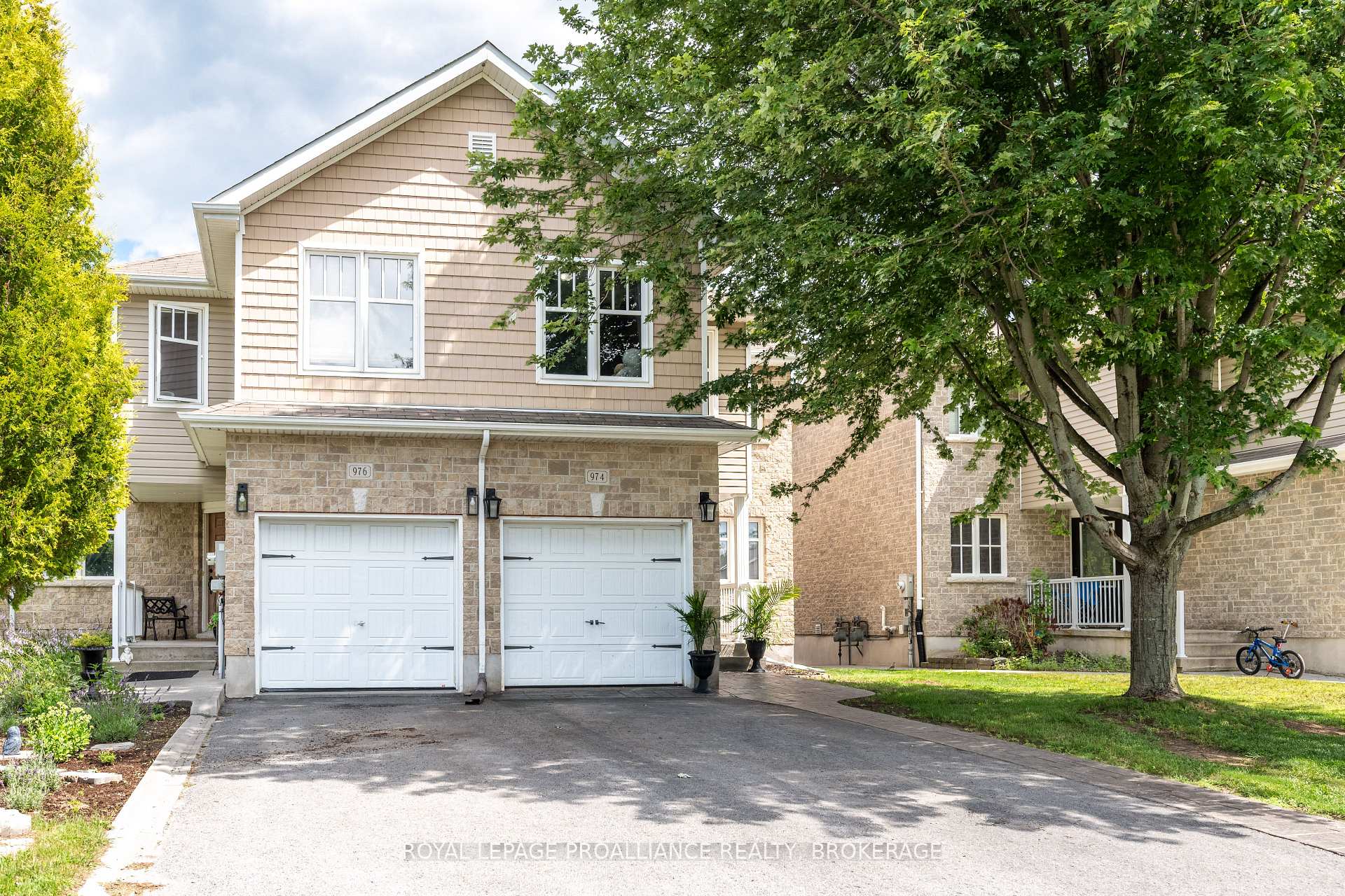 Front of 974 Swanfield Street