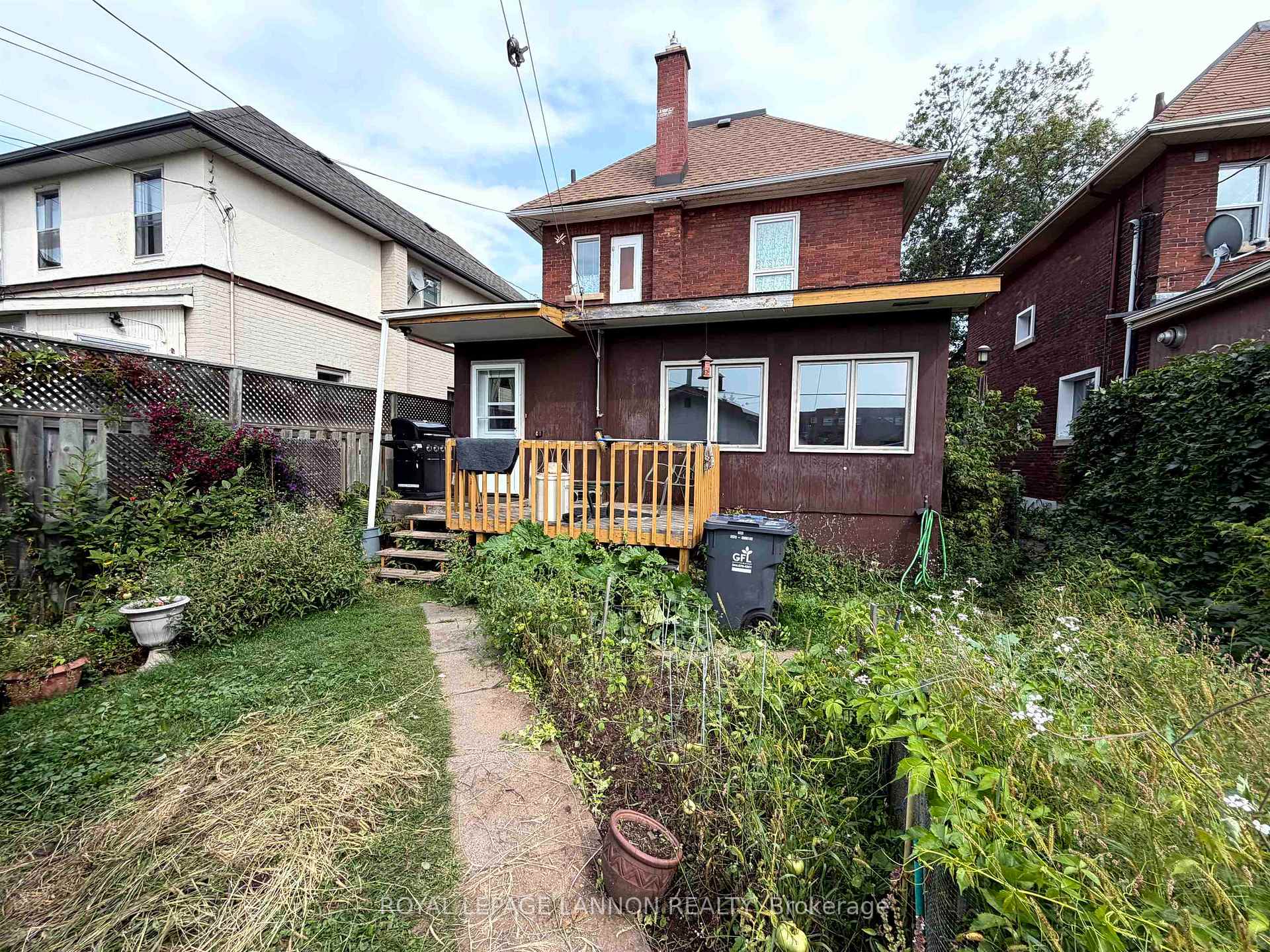 Photo 3 of 207 Norah Street S, Thunder Bay, McKeller Park — HOMEH