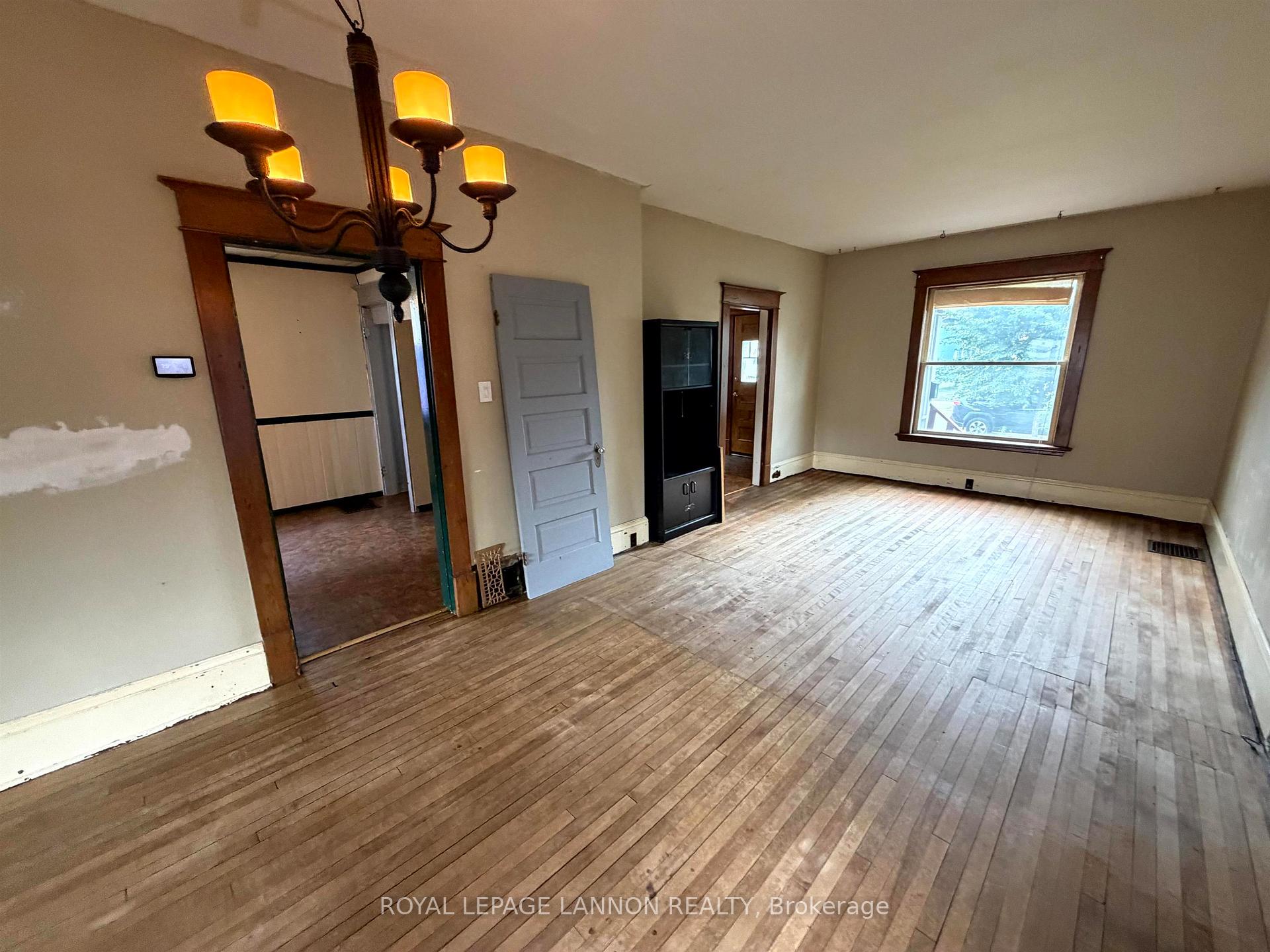 Photo 9 of 207 Norah Street S, Thunder Bay, McKeller Park — HOMEH