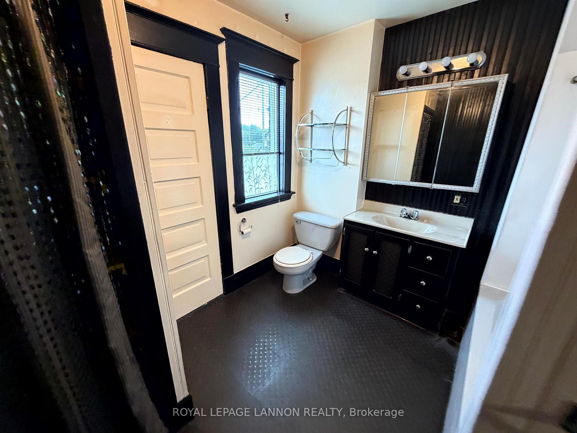 Photo 17 of 207 Norah Street S, Thunder Bay, McKeller Park — HOMEH