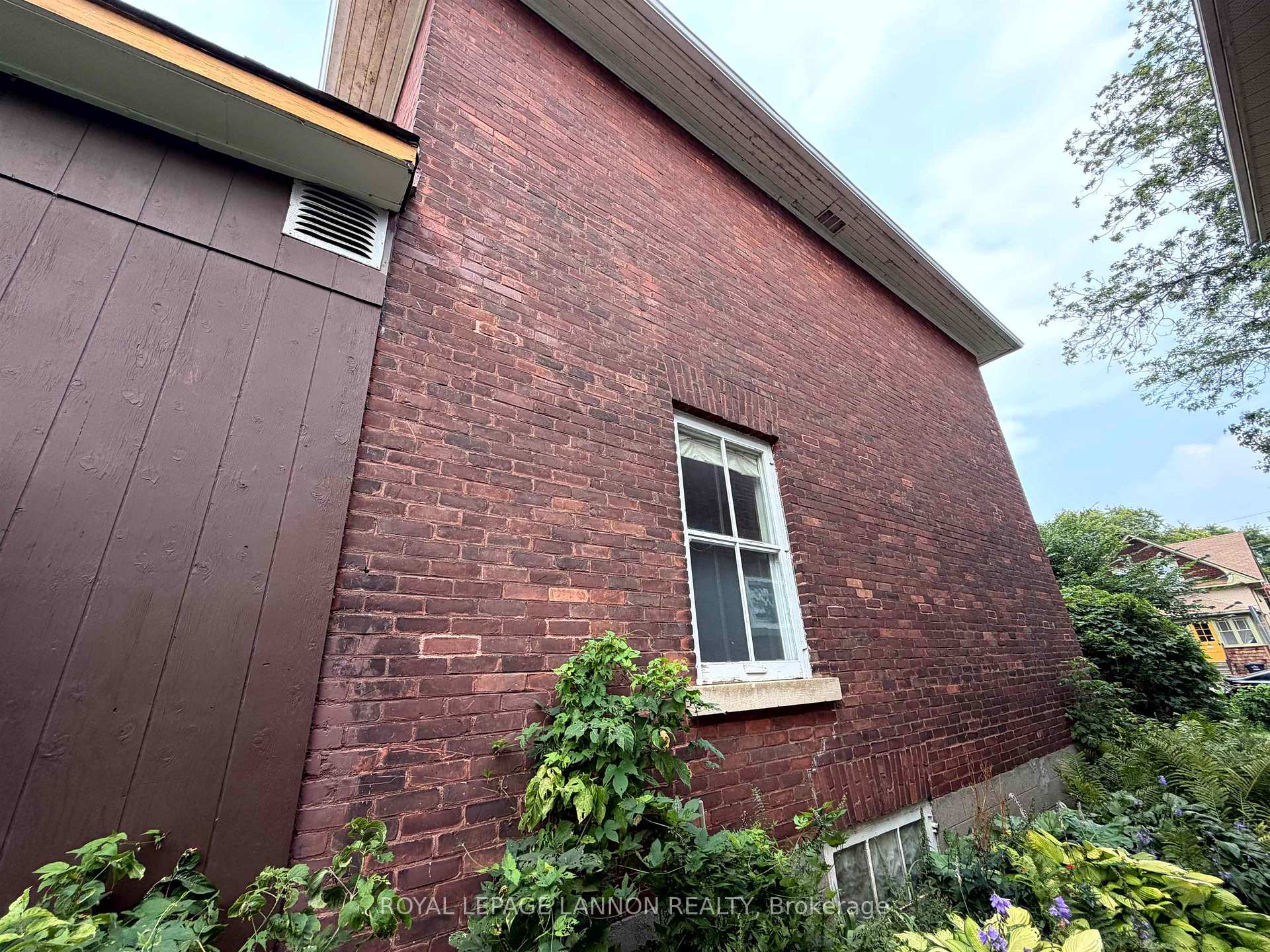 Photo 35 of 207 Norah Street S, Thunder Bay, McKeller Park — HOMEH