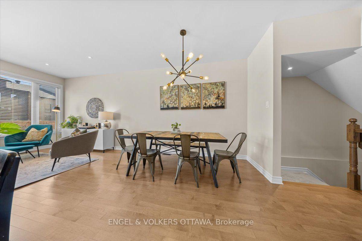 Photo 7 of 556 Triangle Street, Ottawa, Kanata - Emerald Meadows/Trailwest — HOMEH