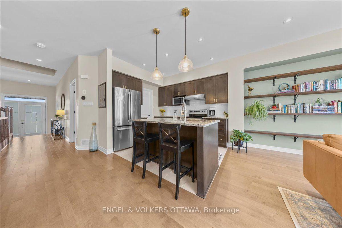Photo 10 of 556 Triangle Street, Ottawa, Kanata - Emerald Meadows/Trailwest — HOMEH