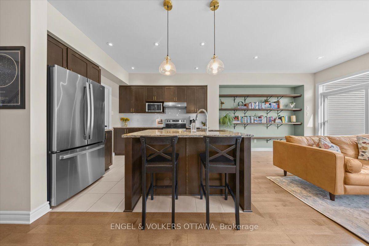 Photo 11 of 556 Triangle Street, Ottawa, Kanata - Emerald Meadows/Trailwest — HOMEH
