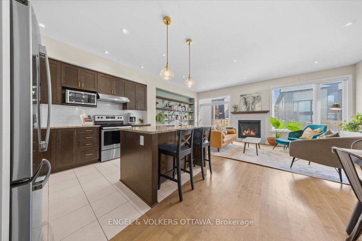 Photo 12 of 556 Triangle Street, Ottawa, Kanata - Emerald Meadows/Trailwest — HOMEH