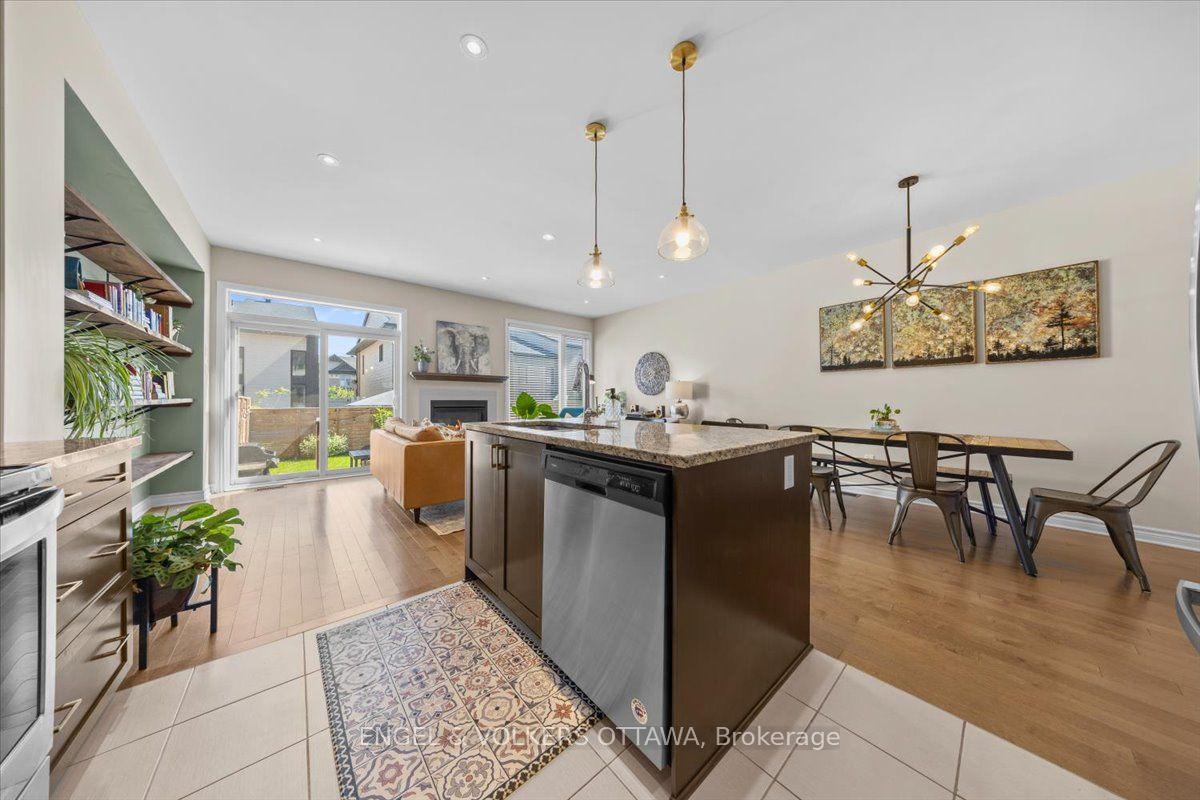 Photo 13 of 556 Triangle Street, Ottawa, Kanata - Emerald Meadows/Trailwest — HOMEH