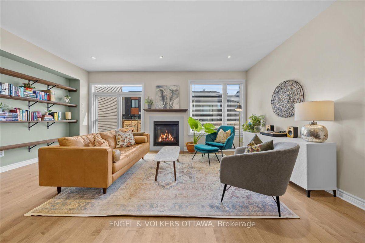 Photo 20 of 556 Triangle Street, Ottawa, Kanata - Emerald Meadows/Trailwest — HOMEH