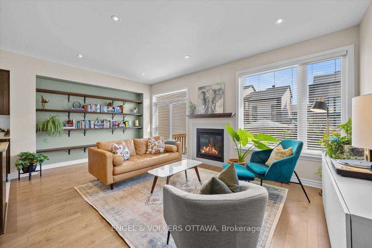 Photo 23 of 556 Triangle Street, Ottawa, Kanata - Emerald Meadows/Trailwest — HOMEH