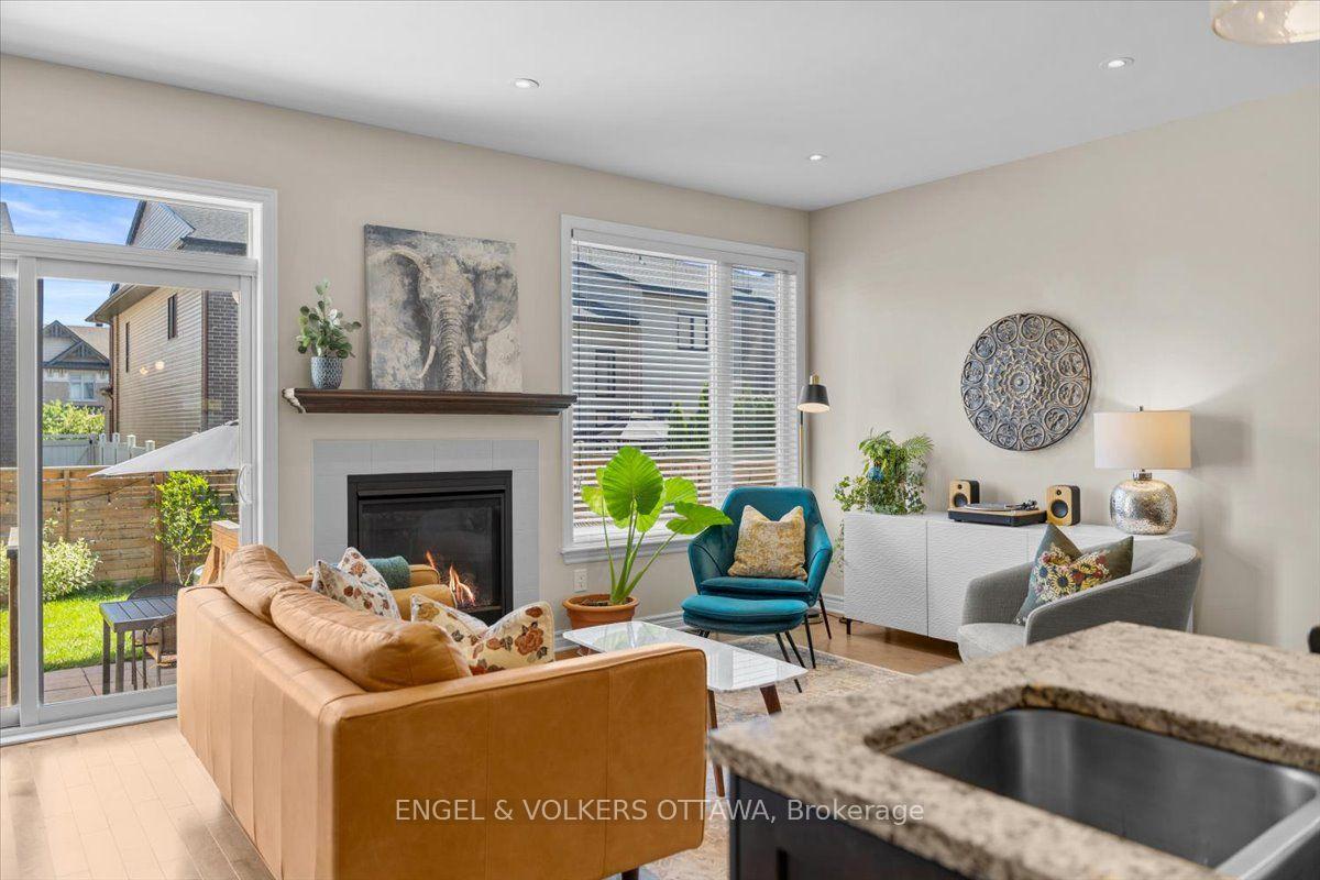 Photo 26 of 556 Triangle Street, Ottawa, Kanata - Emerald Meadows/Trailwest — HOMEH