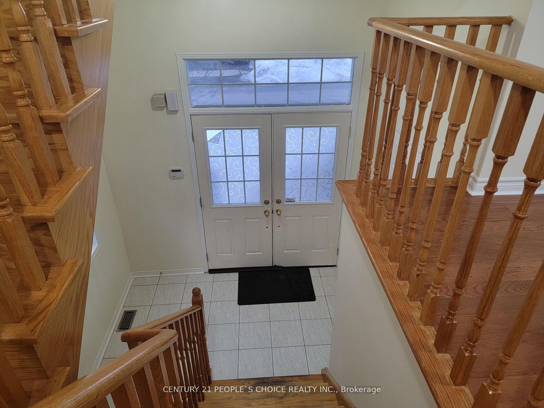 Photo 2 of Unit Upper, 783 Millworks Crescent, Mississauga, East Credit — HOMEH