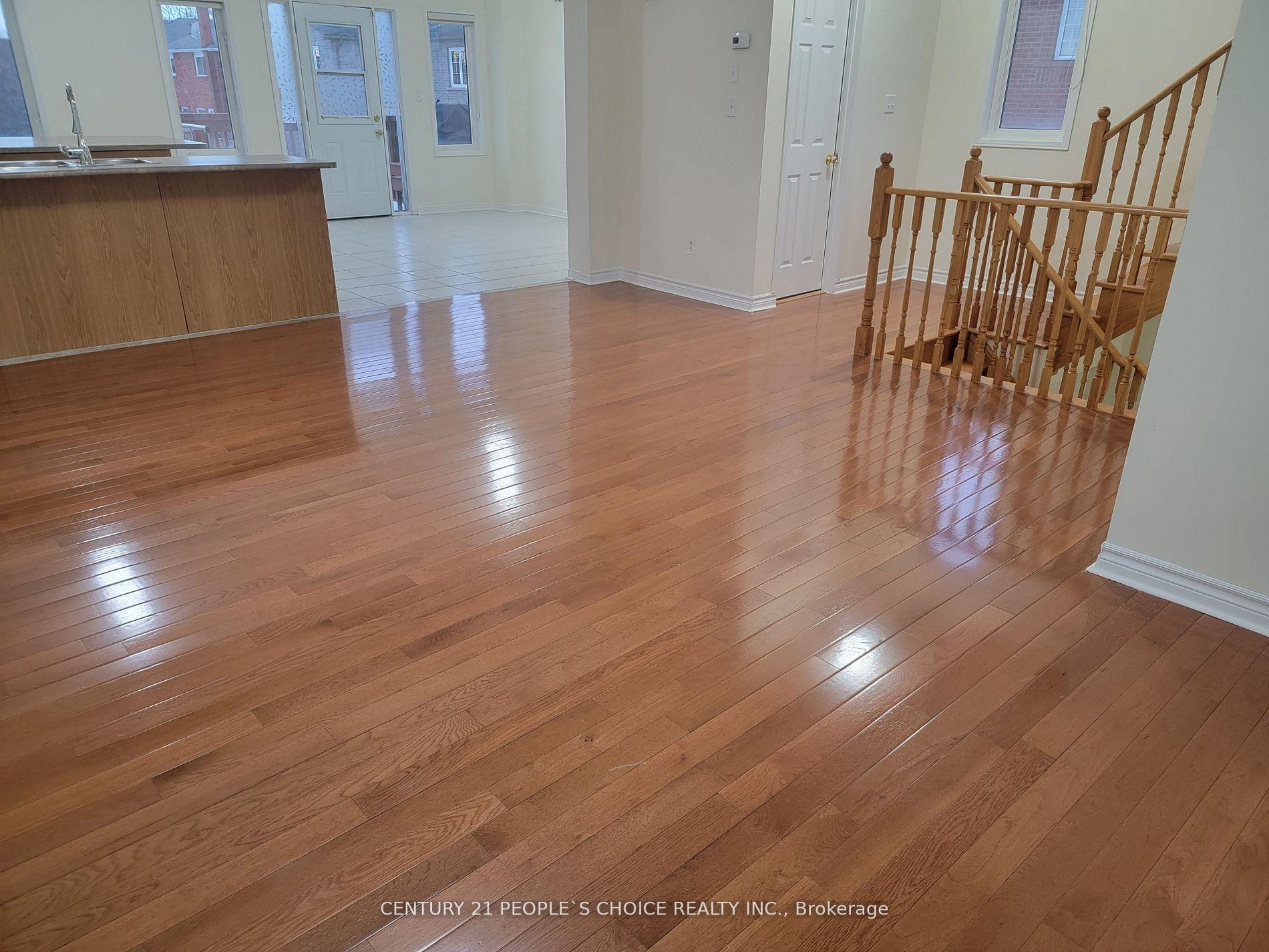 Photo 5 of Unit Upper, 783 Millworks Crescent, Mississauga, East Credit — HOMEH
