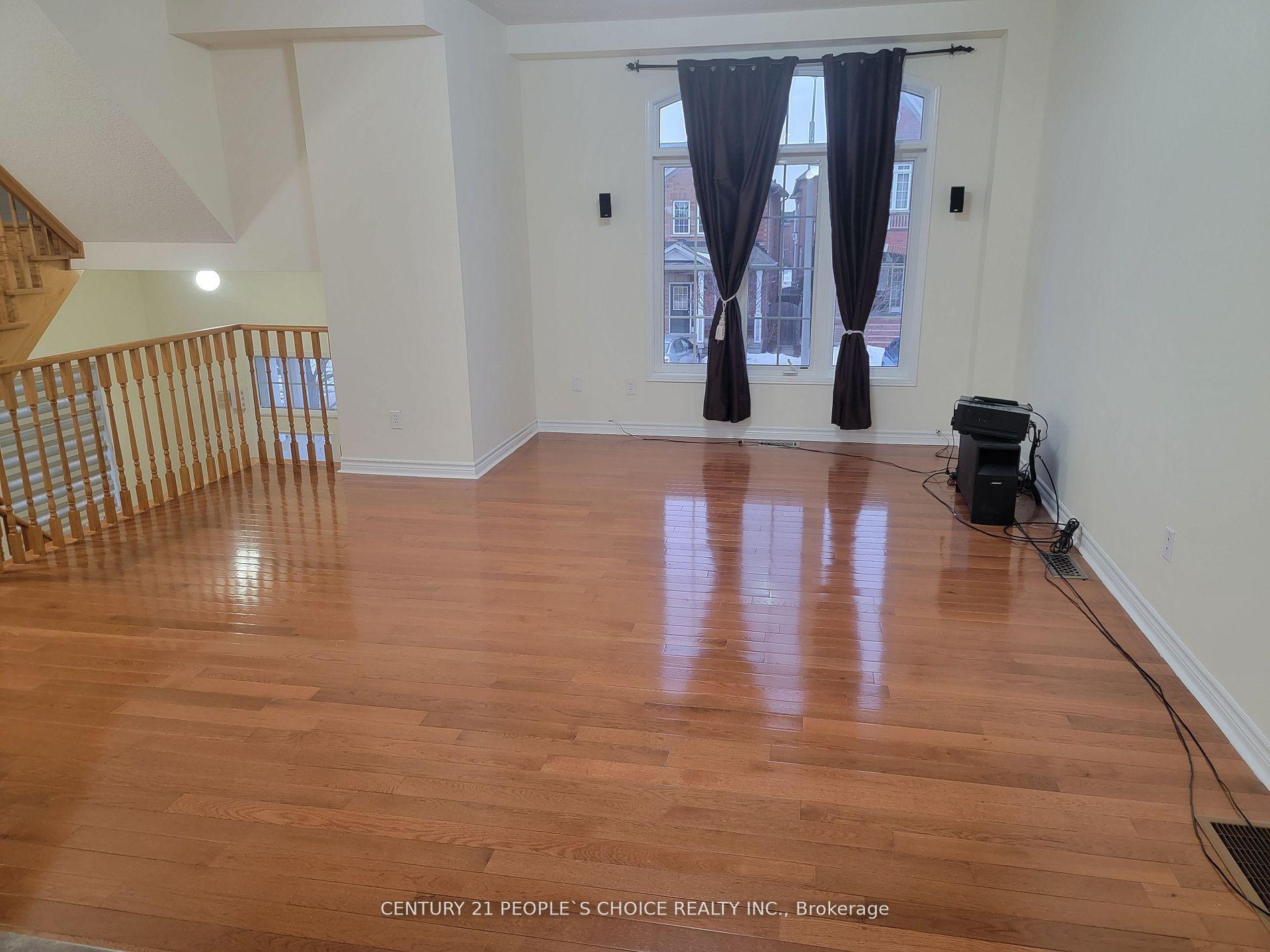 Photo 6 of Unit Upper, 783 Millworks Crescent, Mississauga, East Credit — HOMEH