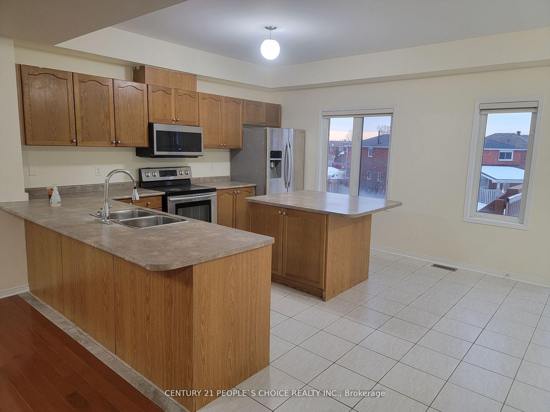 Photo 7 of Unit Upper, 783 Millworks Crescent, Mississauga, East Credit — HOMEH