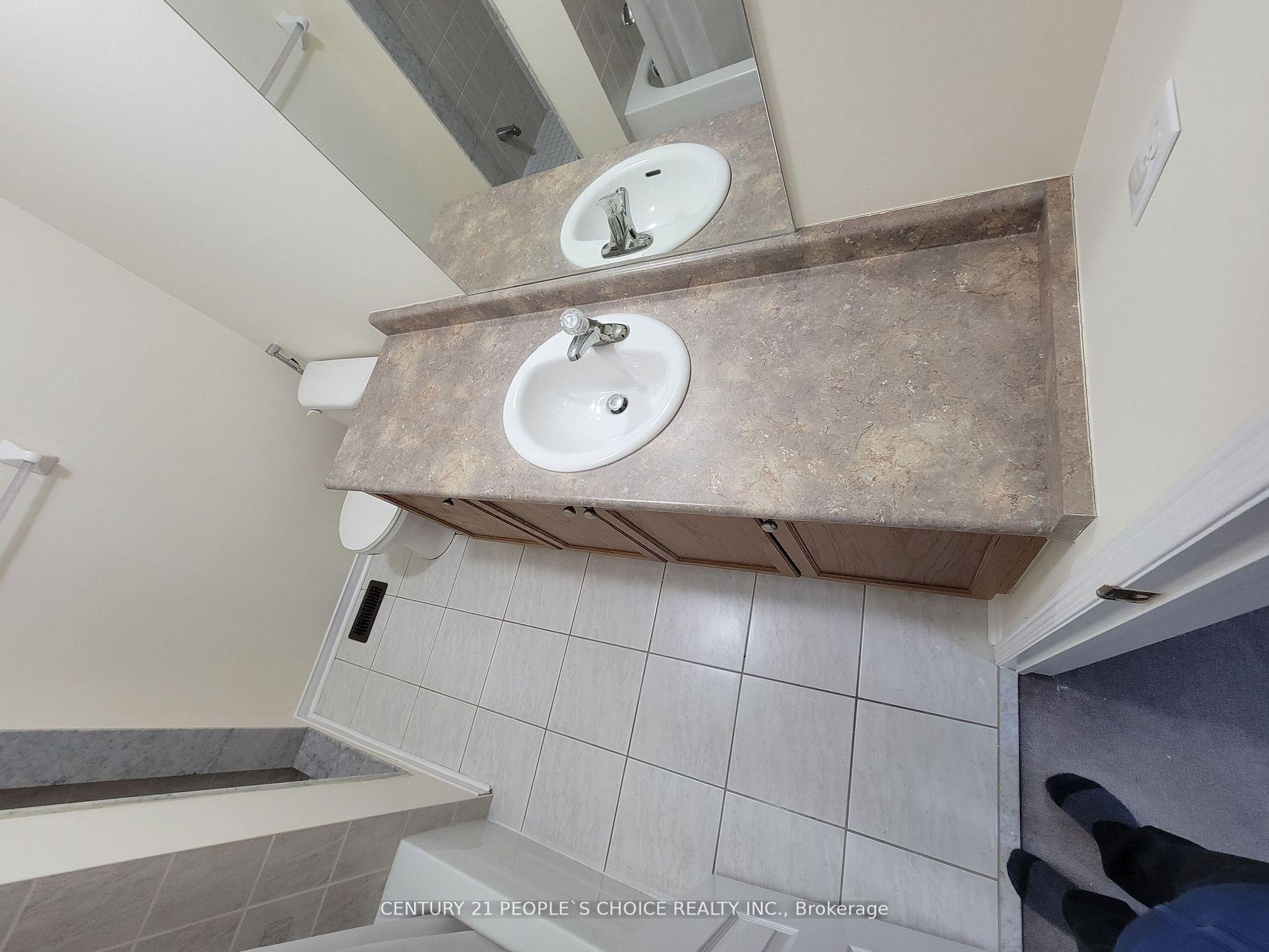 Photo 18 of Unit Upper, 783 Millworks Crescent, Mississauga, East Credit — HOMEH