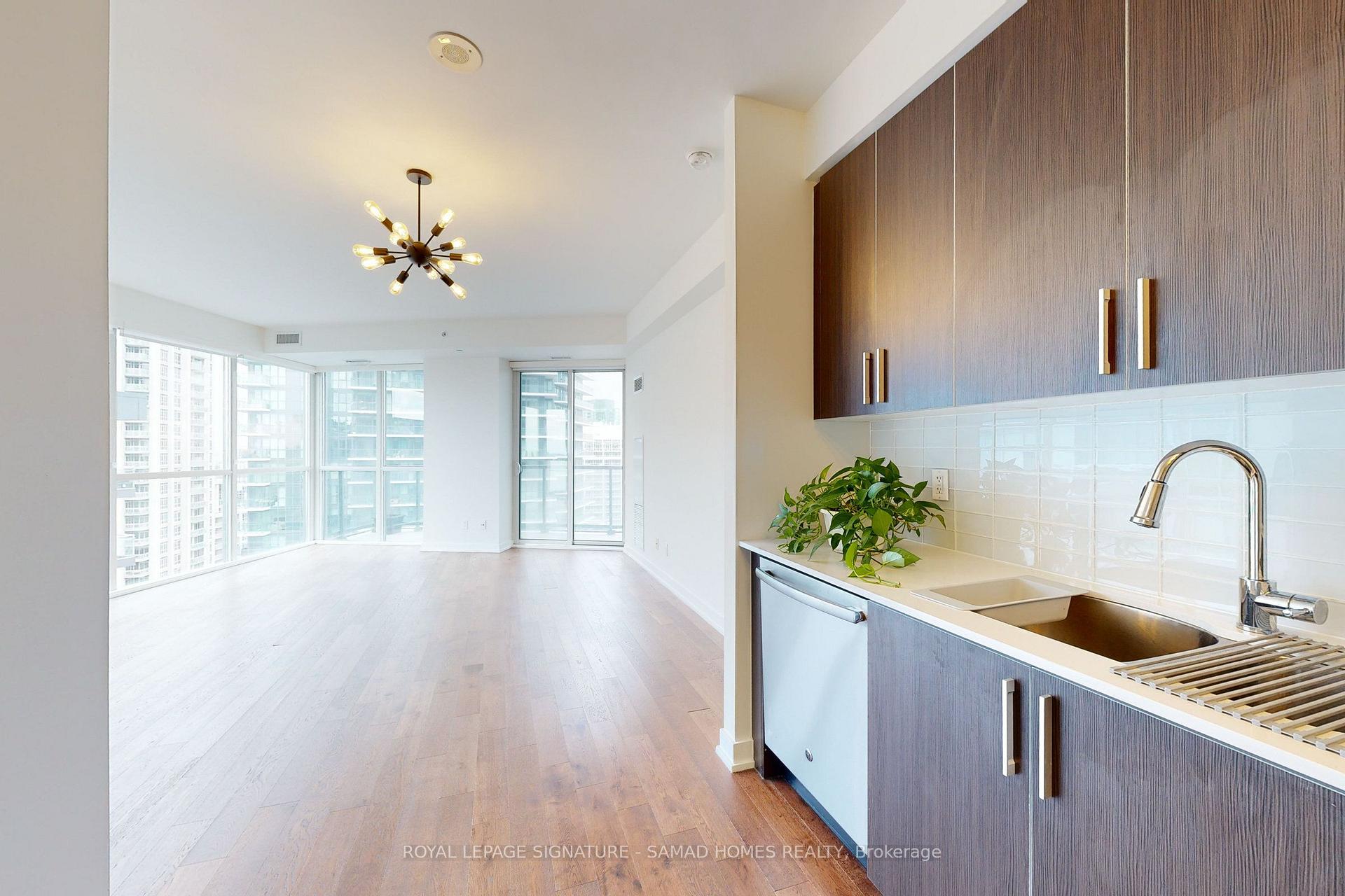 Photo 11 of Unit 1712, 20 Bruyeres Mews, Toronto, Niagara — HOMEH