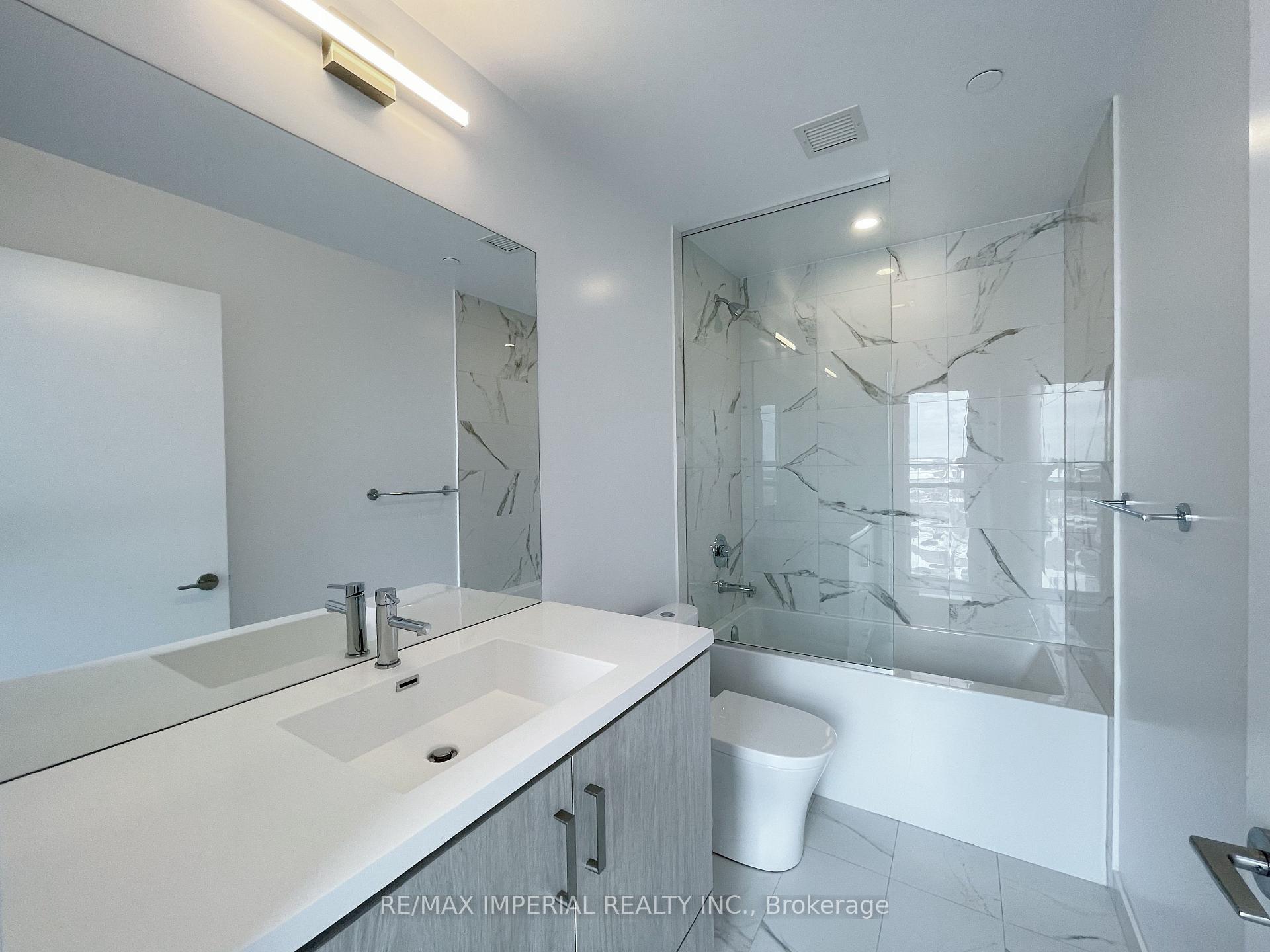 Photo 4 of Unit 616, 38 Honeycrisp Crescent, Vaughan, Vaughan Corporate Centre — HOMEH