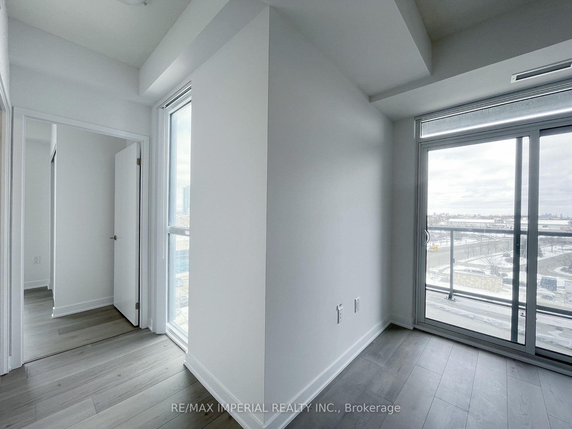 Photo 6 of Unit 616, 38 Honeycrisp Crescent, Vaughan, Vaughan Corporate Centre — HOMEH
