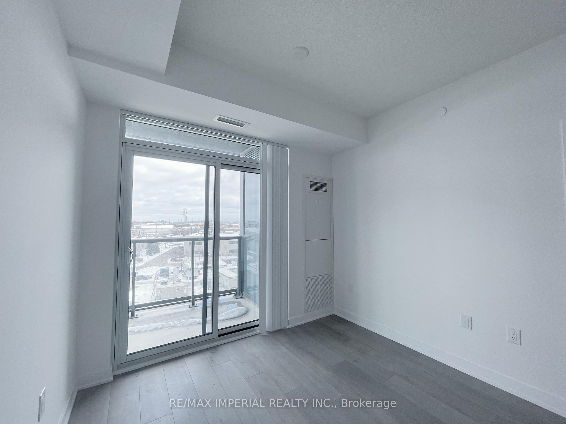 Photo 7 of Unit 616, 38 Honeycrisp Crescent, Vaughan, Vaughan Corporate Centre — HOMEH