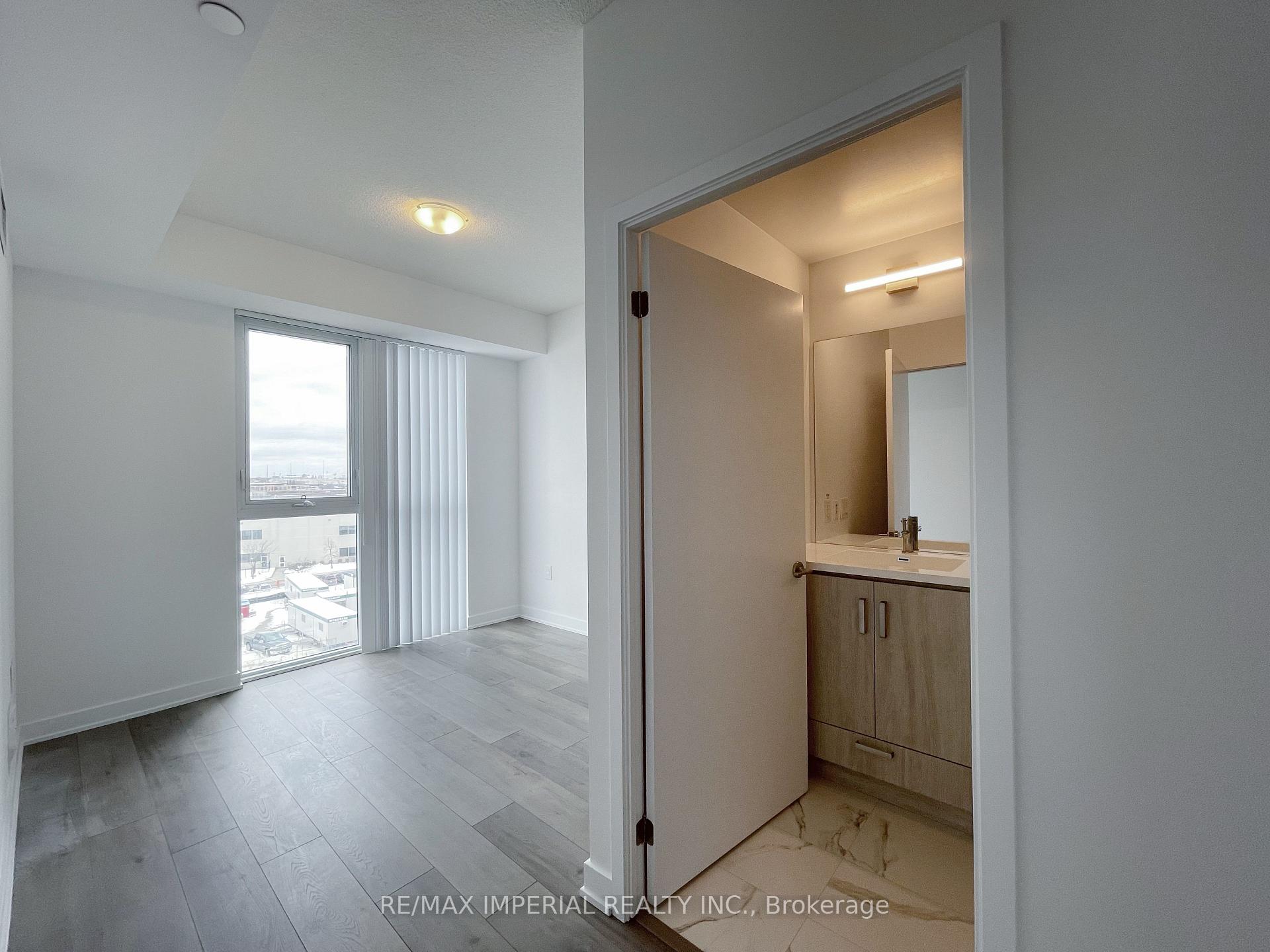 Photo 8 of Unit 616, 38 Honeycrisp Crescent, Vaughan, Vaughan Corporate Centre — HOMEH