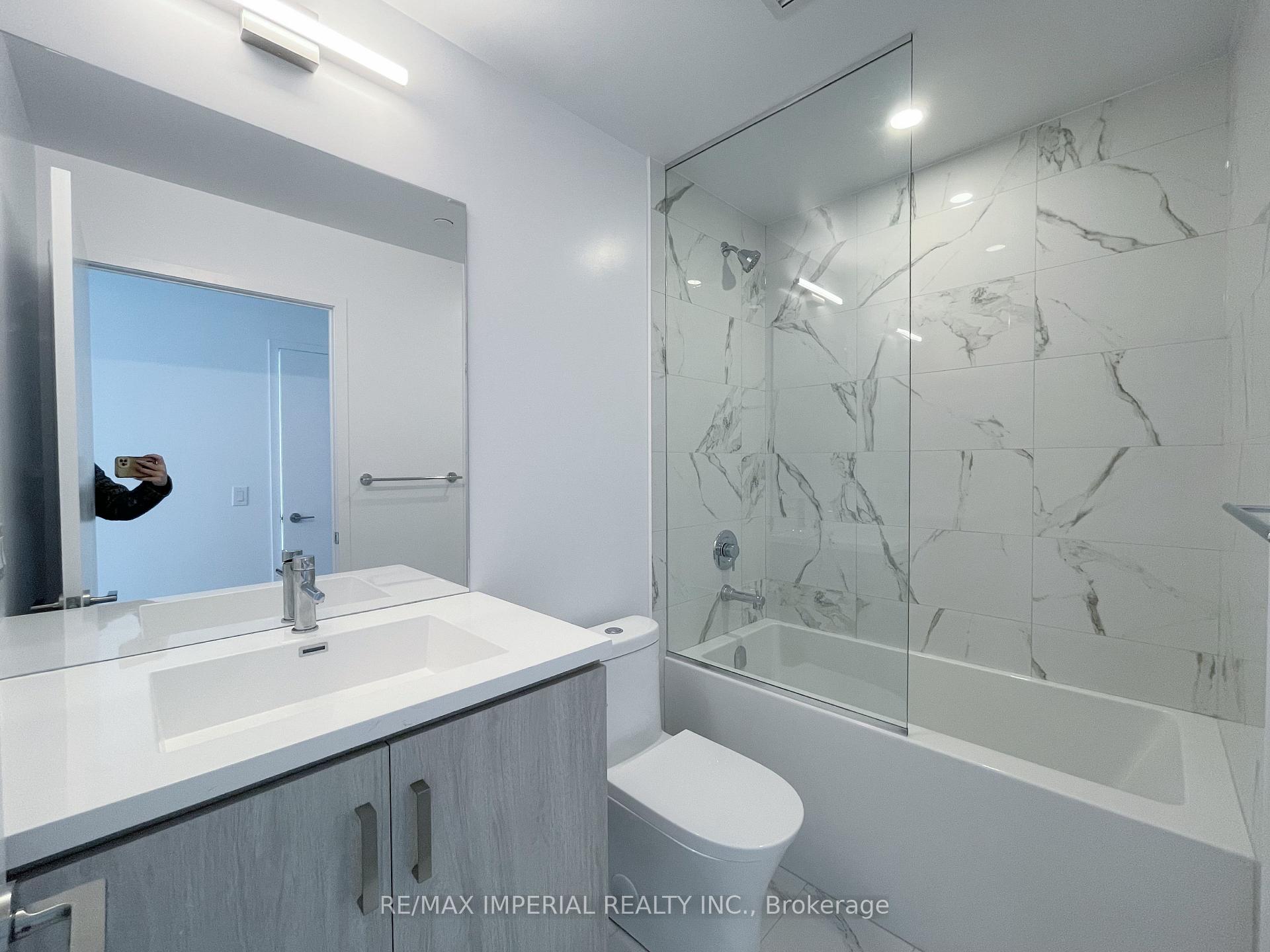 Photo 11 of Unit 616, 38 Honeycrisp Crescent, Vaughan, Vaughan Corporate Centre — HOMEH