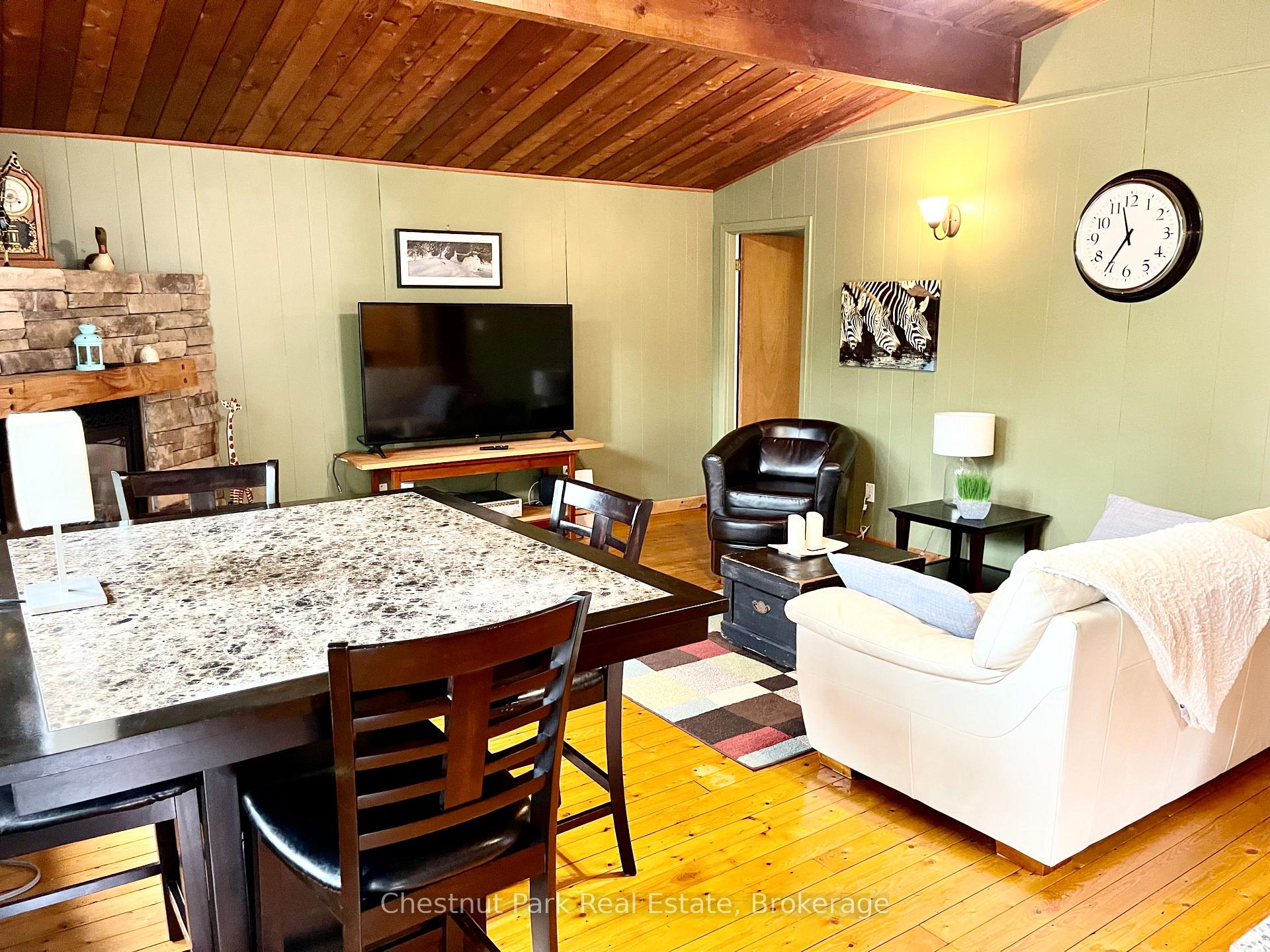 Photo 8 of 72 59th Street S, Wasaga Beach — HOMEH