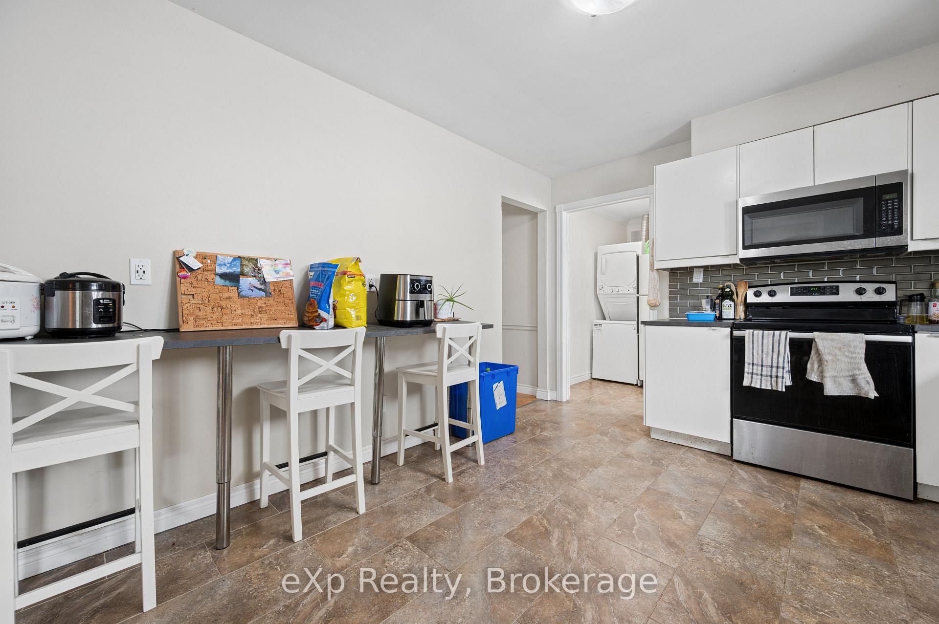 Photo 9 of 39 Keats Crescent, Guelph, Kortright West — HOMEH