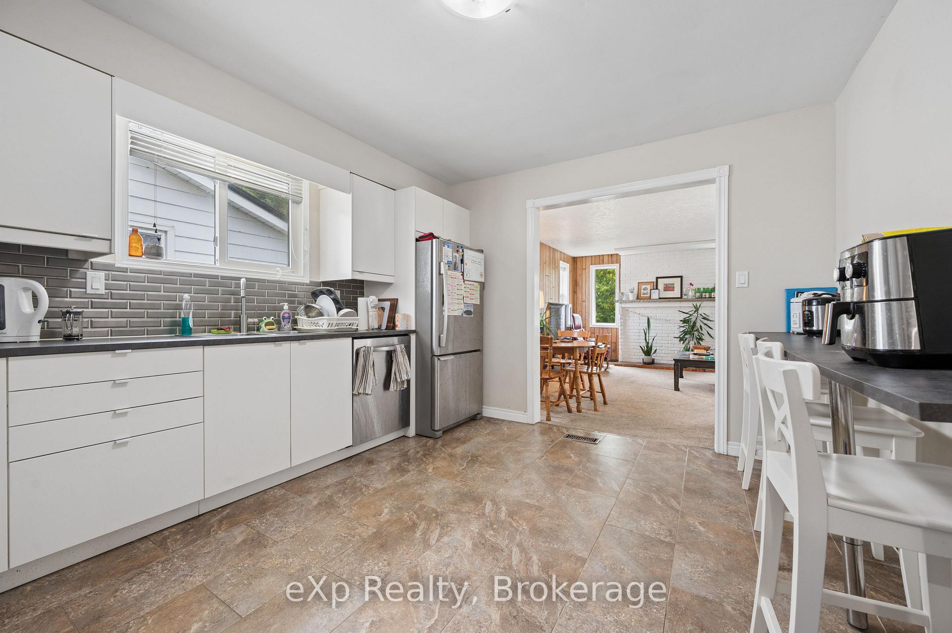 Photo 10 of 39 Keats Crescent, Guelph, Kortright West — HOMEH