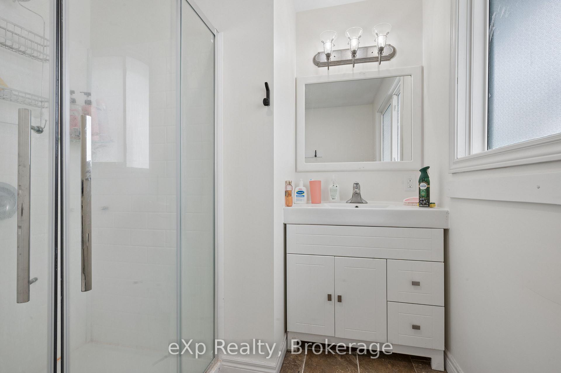 Photo 21 of 39 Keats Crescent, Guelph, Kortright West — HOMEH