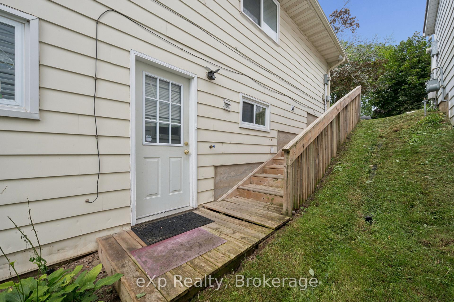 Photo 23 of 39 Keats Crescent, Guelph, Kortright West — HOMEH