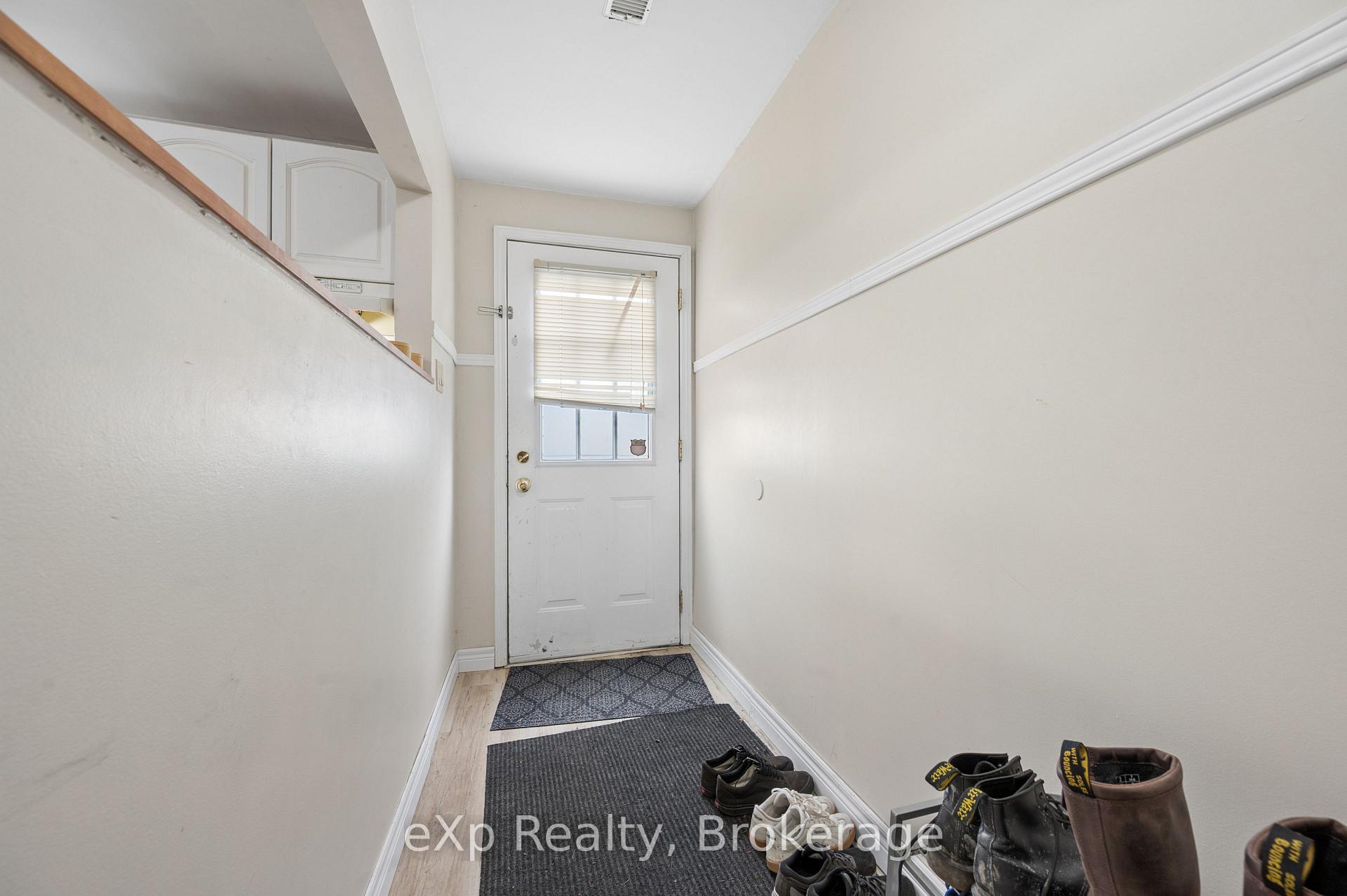 Photo 24 of 39 Keats Crescent, Guelph, Kortright West — HOMEH
