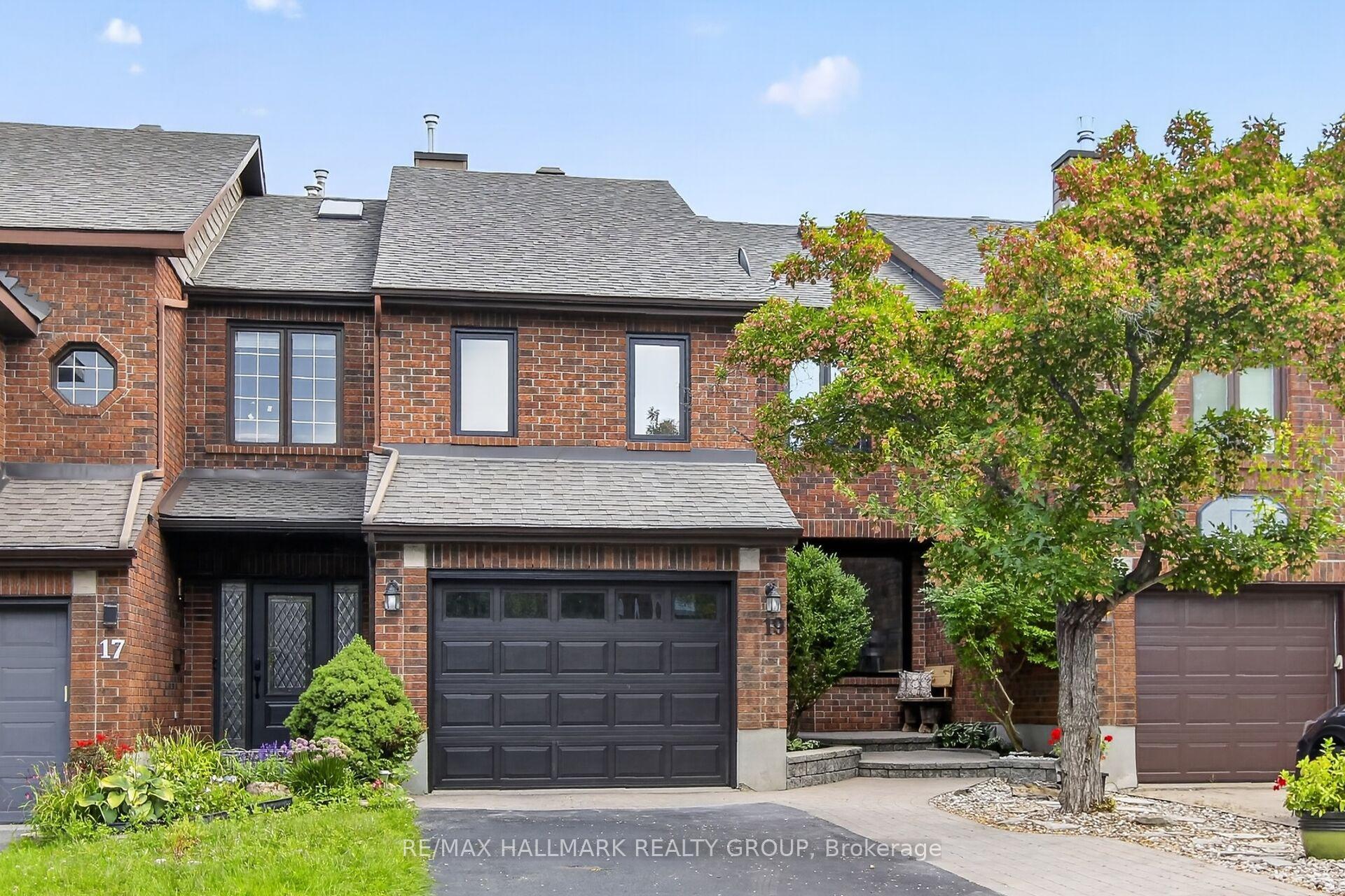 Photo 1 of 19 Windeyer Crescent, Ottawa, Kanata - Kanata Lakes/Heritage Hills — HOMEH