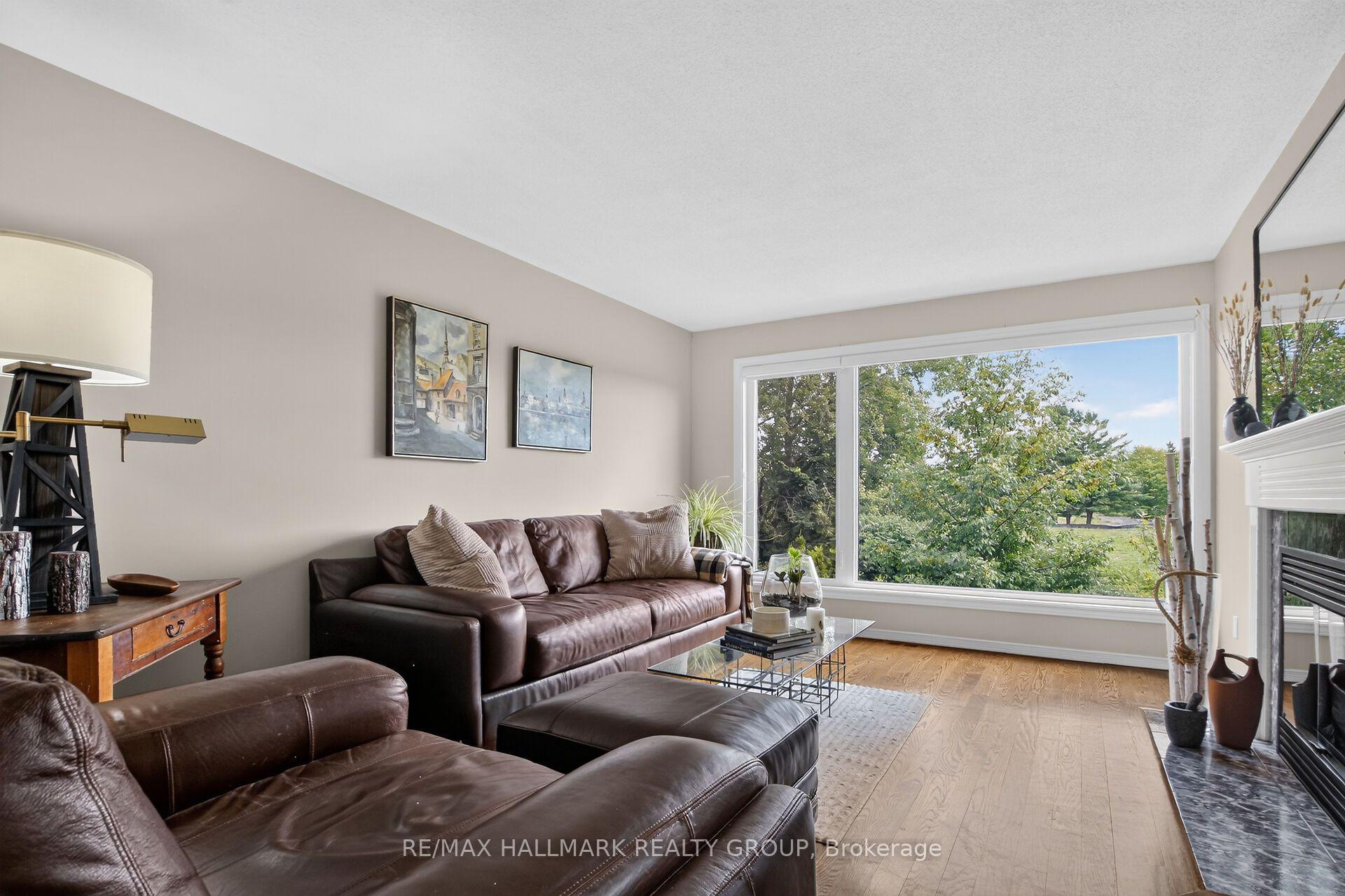 Photo 5 of 19 Windeyer Crescent, Ottawa, Kanata - Kanata Lakes/Heritage Hills — HOMEH