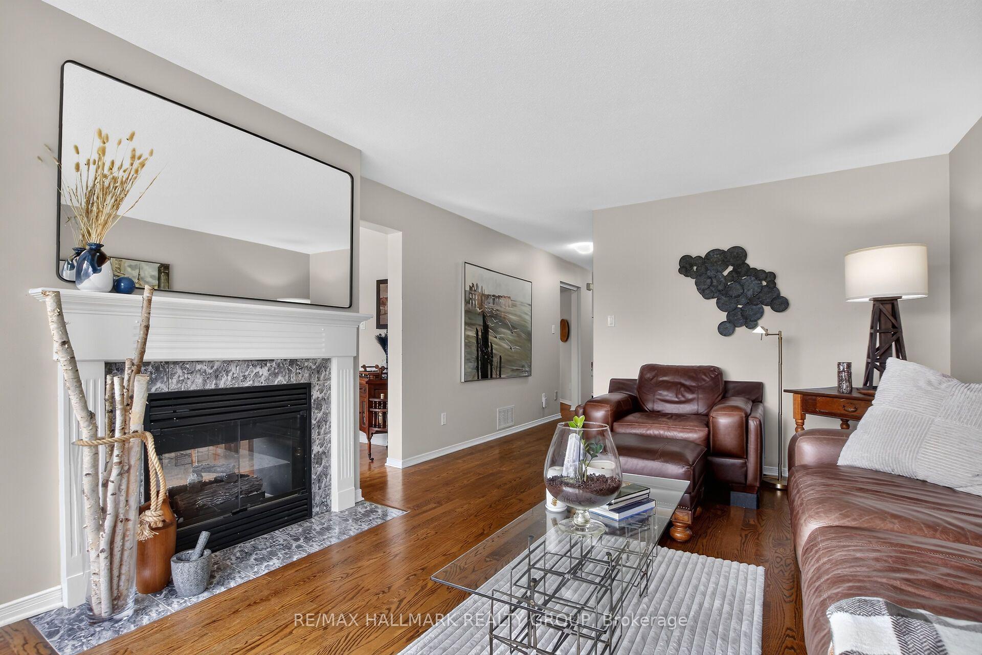 Photo 6 of 19 Windeyer Crescent, Ottawa, Kanata - Kanata Lakes/Heritage Hills — HOMEH