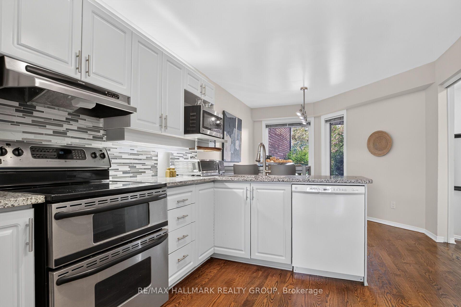 Photo 12 of 19 Windeyer Crescent, Ottawa, Kanata - Kanata Lakes/Heritage Hills — HOMEH