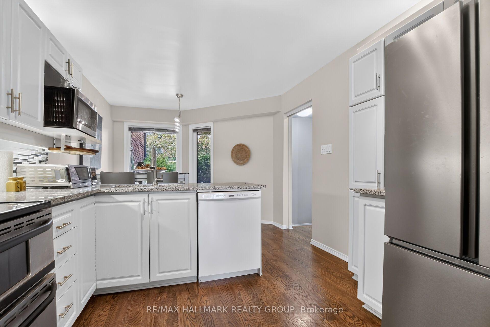 Photo 13 of 19 Windeyer Crescent, Ottawa, Kanata - Kanata Lakes/Heritage Hills — HOMEH