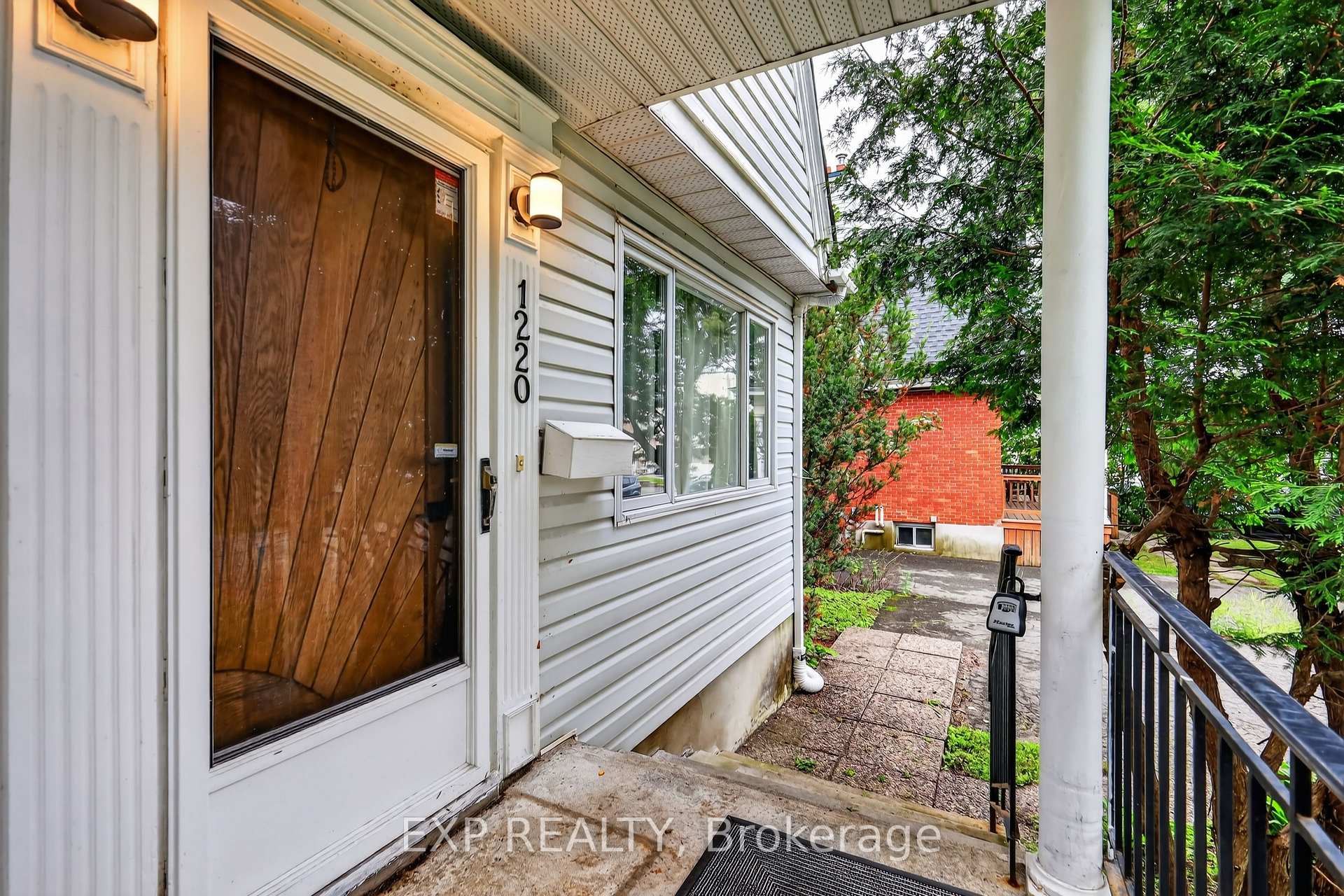 Photo 4 of 1220 Collins Avenue, Ottawa, Ridgemont — HOMEH