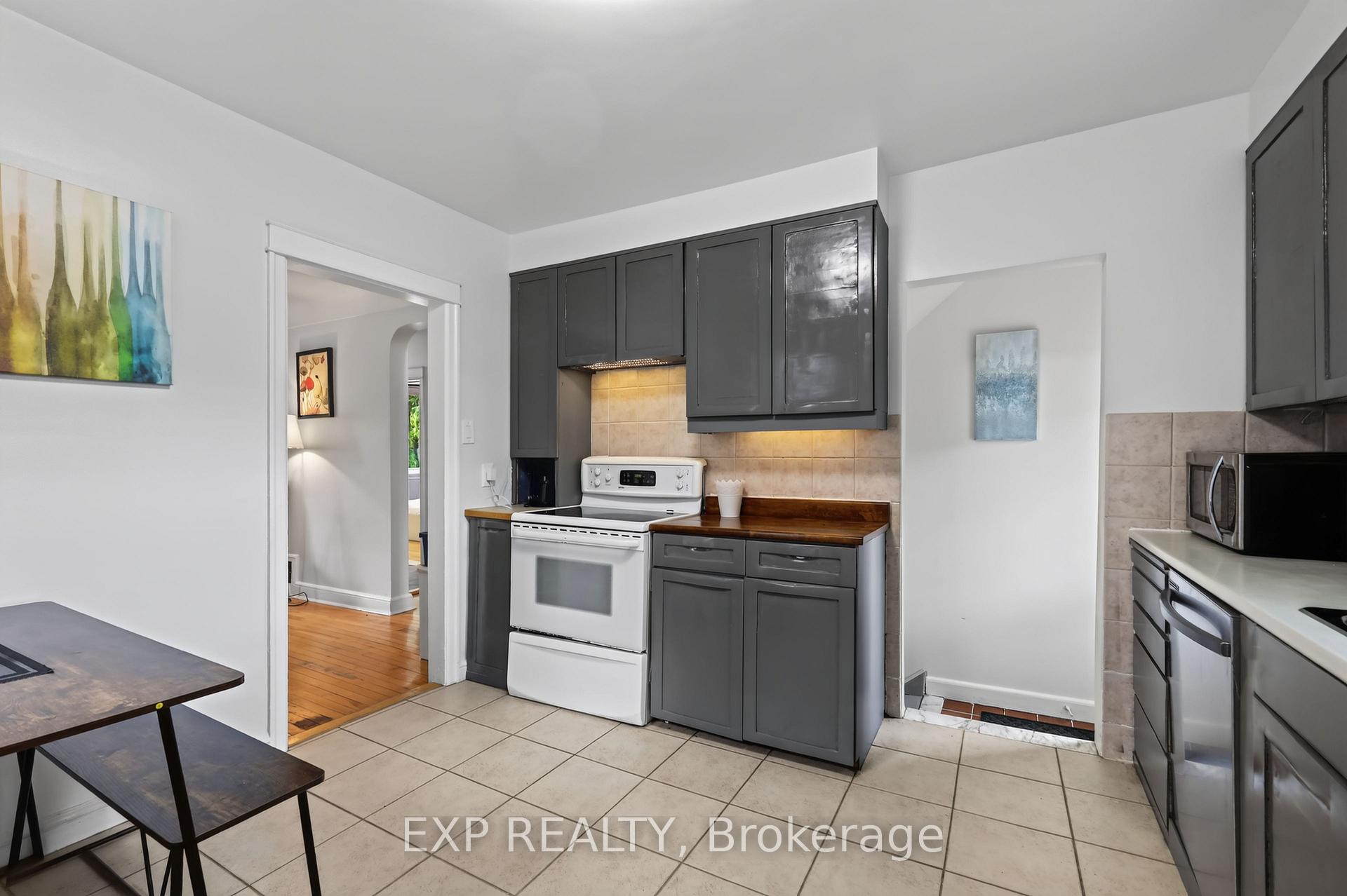 Photo 9 of 1220 Collins Avenue, Ottawa, Ridgemont — HOMEH