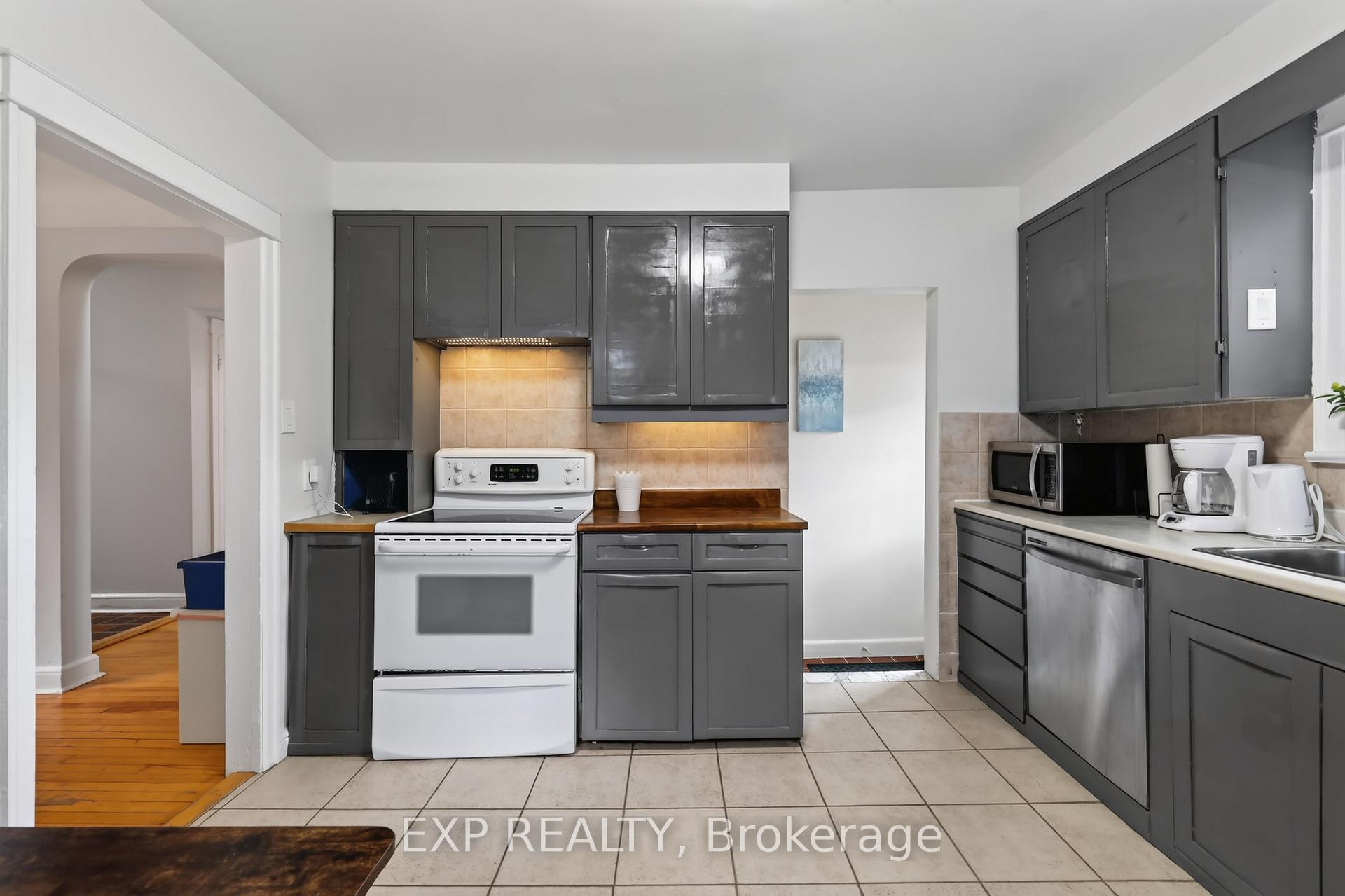 Photo 10 of 1220 Collins Avenue, Ottawa, Ridgemont — HOMEH