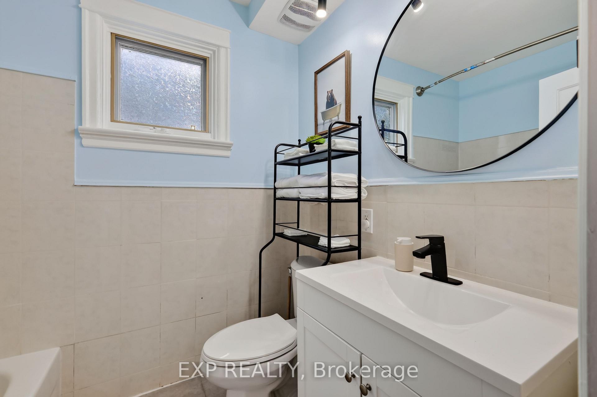 Photo 16 of 1220 Collins Avenue, Ottawa, Ridgemont — HOMEH