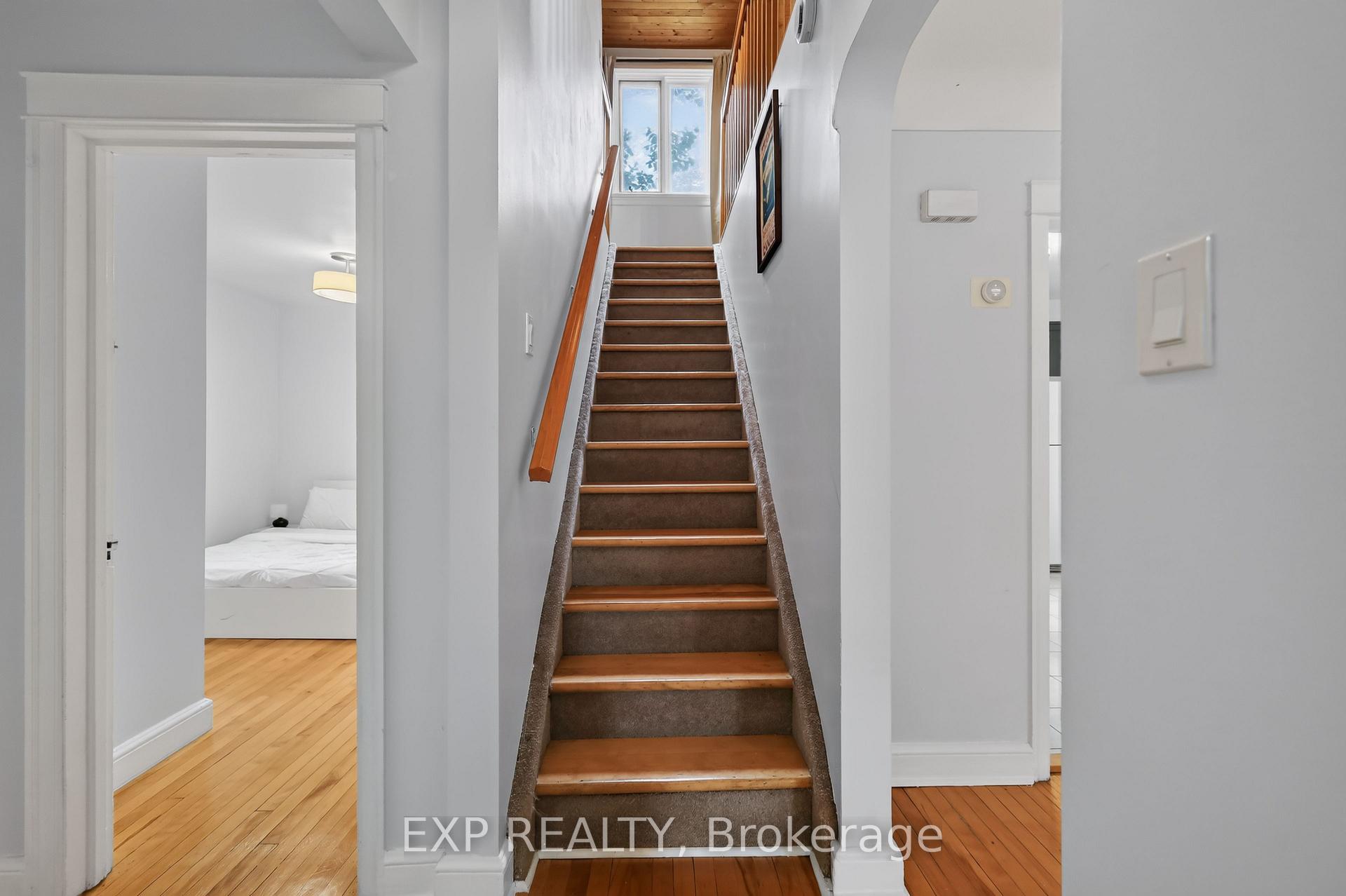 Photo 17 of 1220 Collins Avenue, Ottawa, Ridgemont — HOMEH